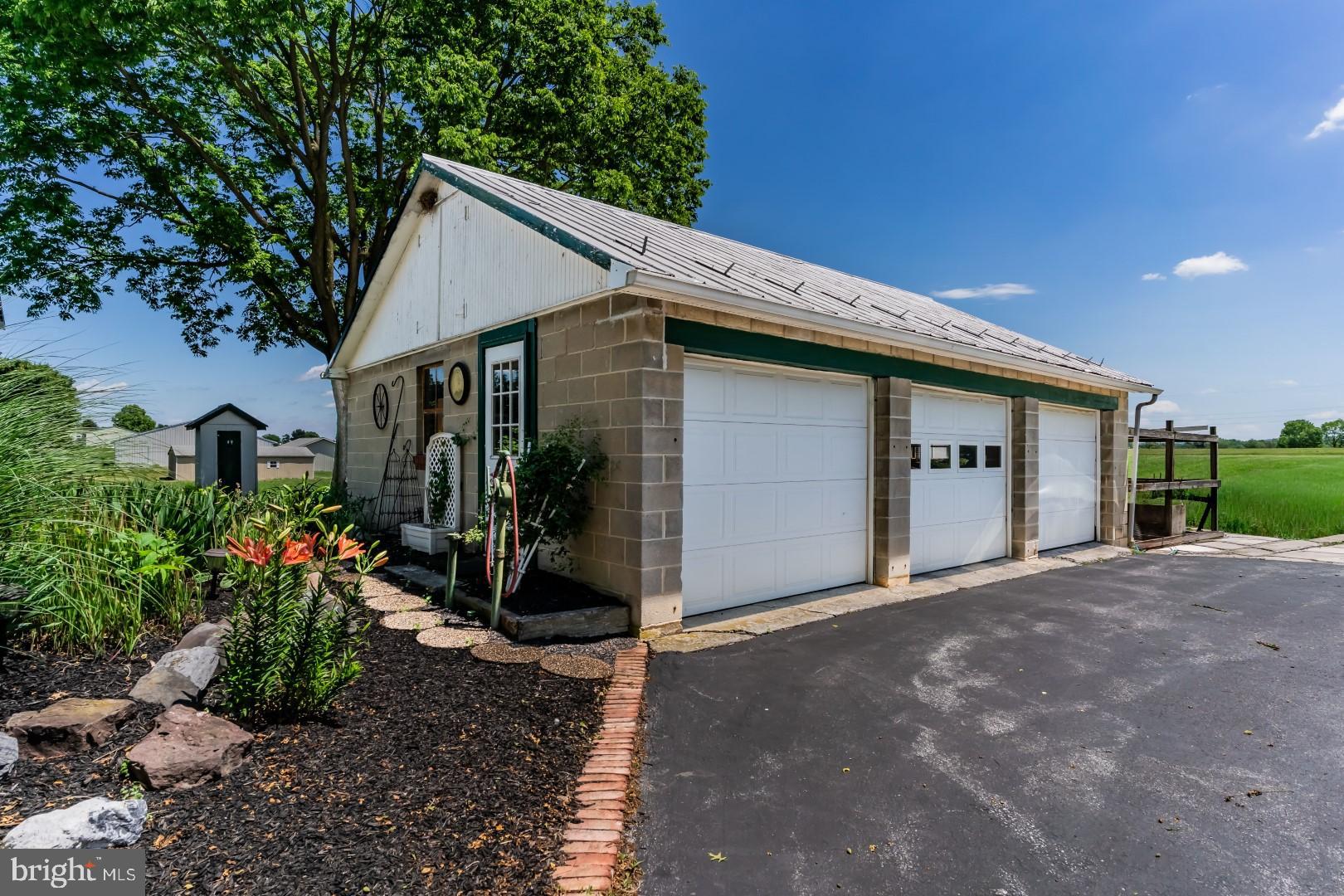 OAK GROVE ESTATES - Residential