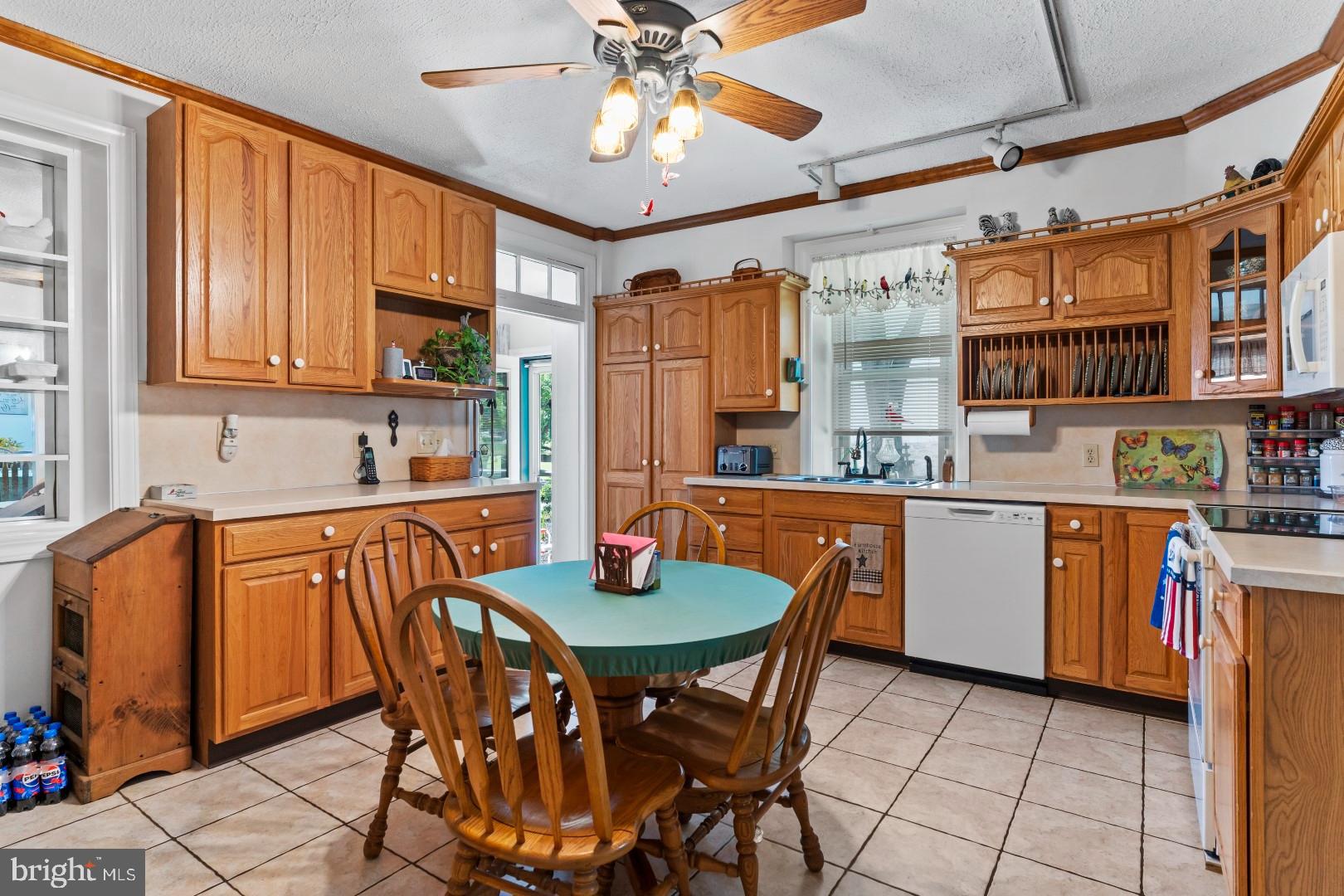 OAK GROVE ESTATES - Residential