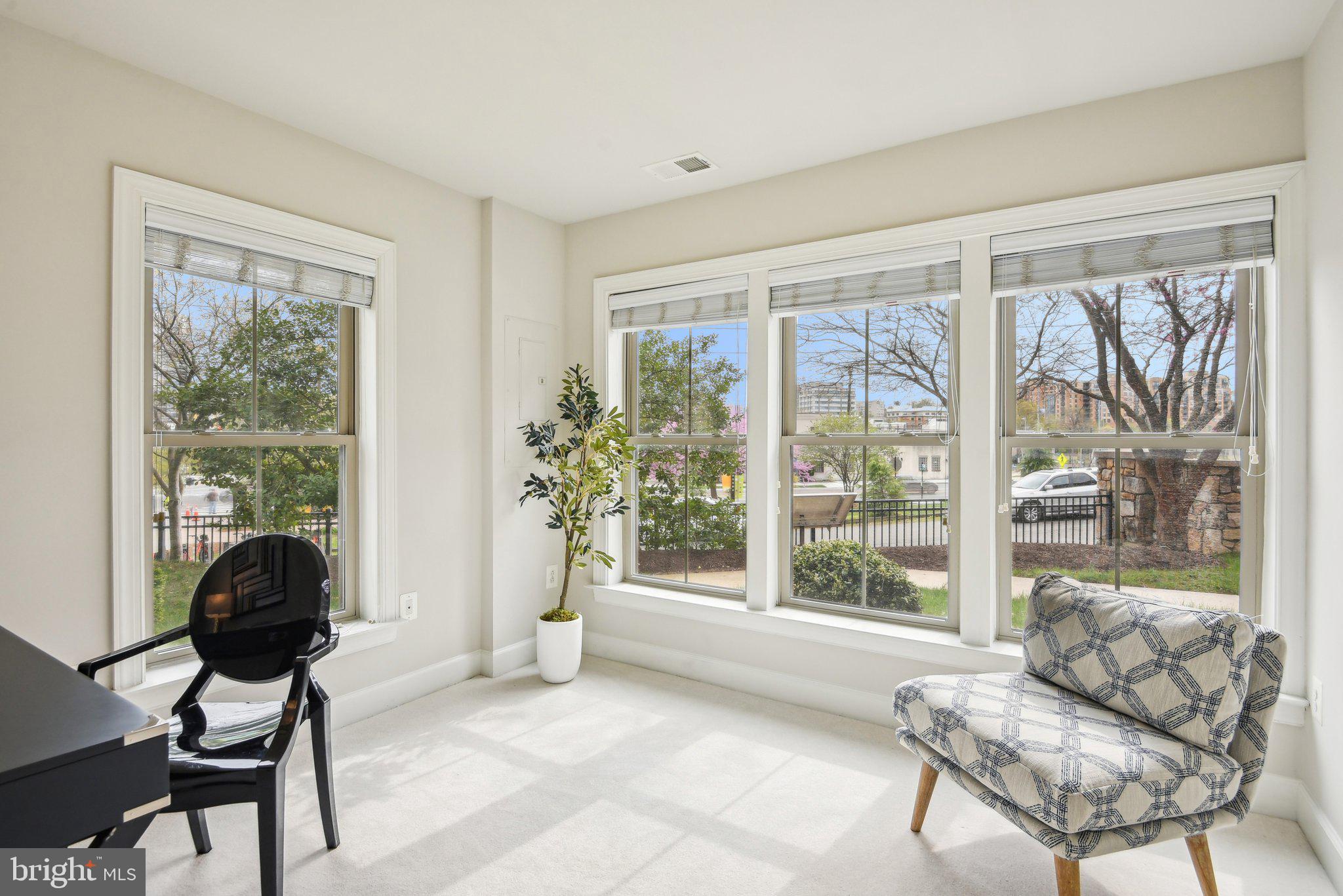 SHIRLINGTON CREST - Residential