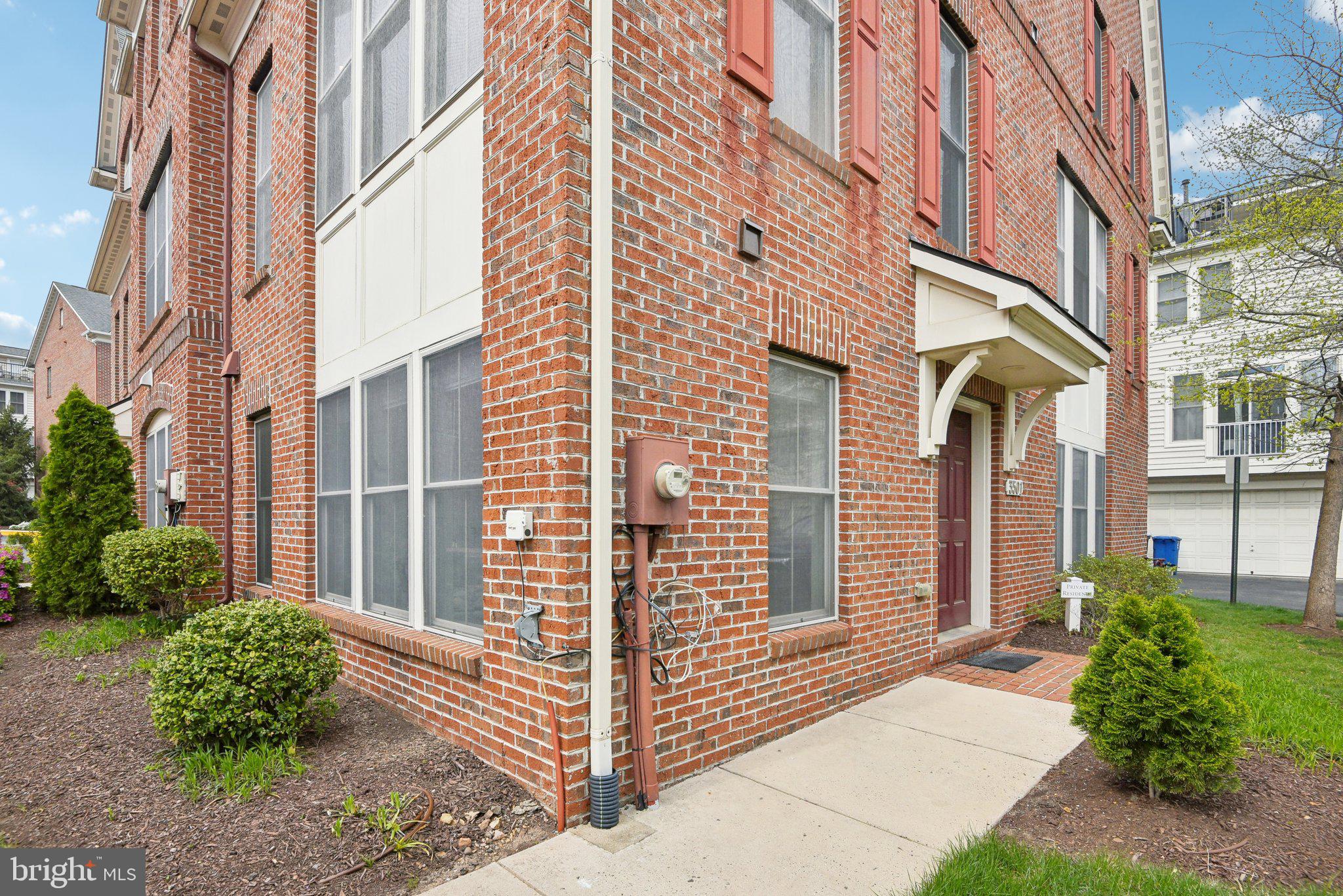SHIRLINGTON CREST - Residential
