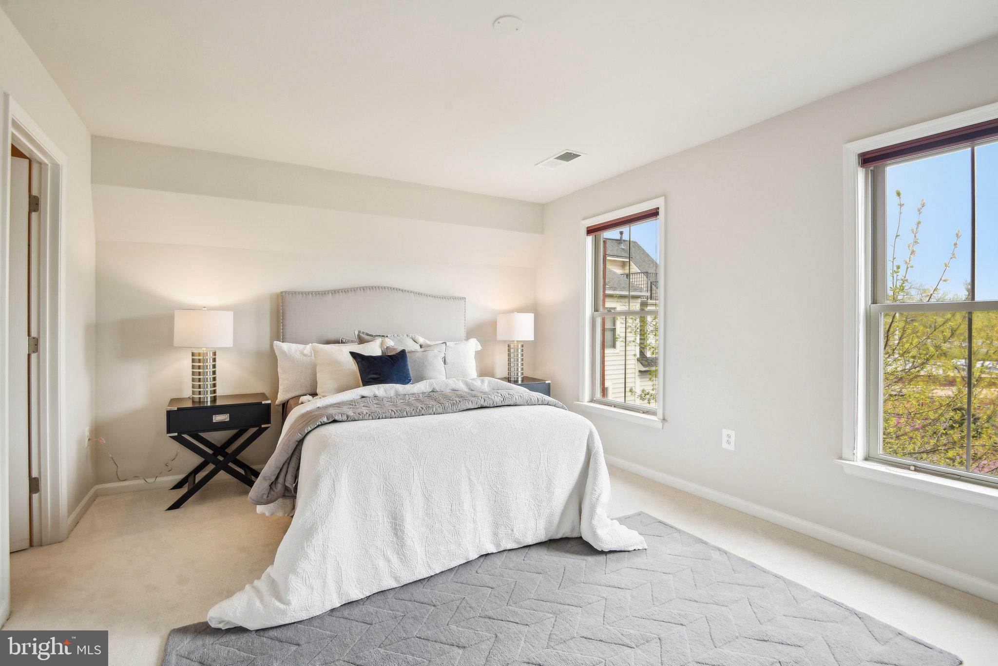 SHIRLINGTON CREST - Residential