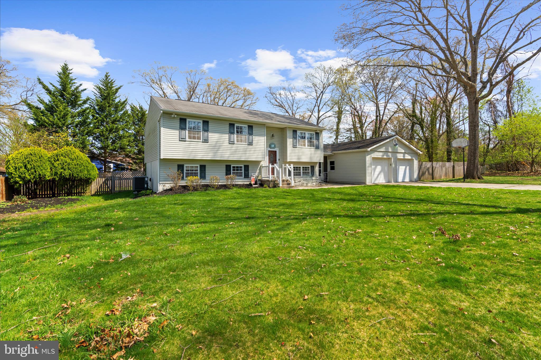 LAUREL ACRES - Residential