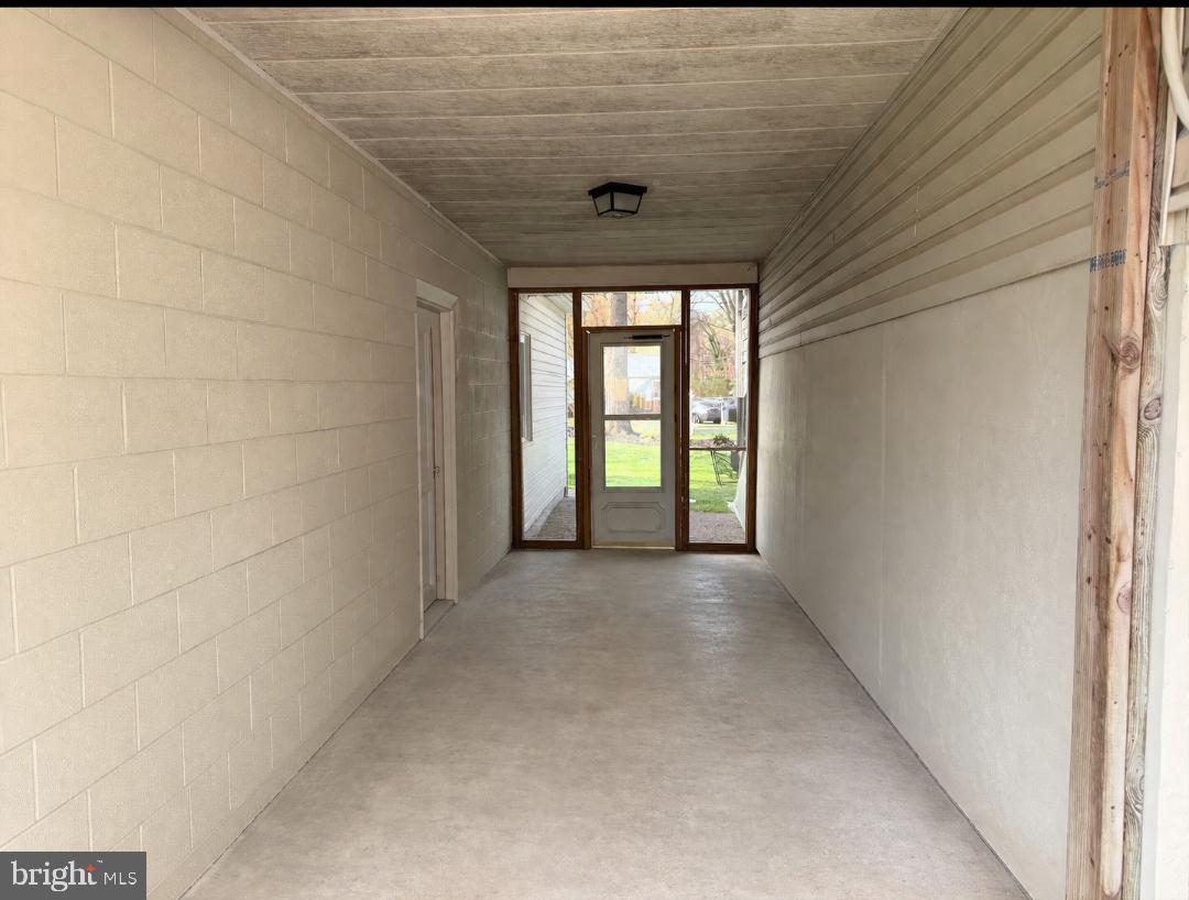 LAUREL ACRES - Residential