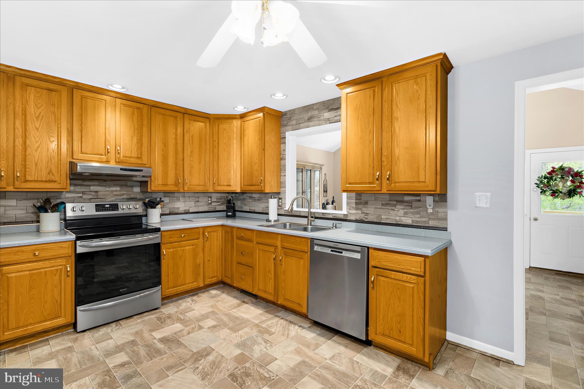 LAUREL ACRES - Residential