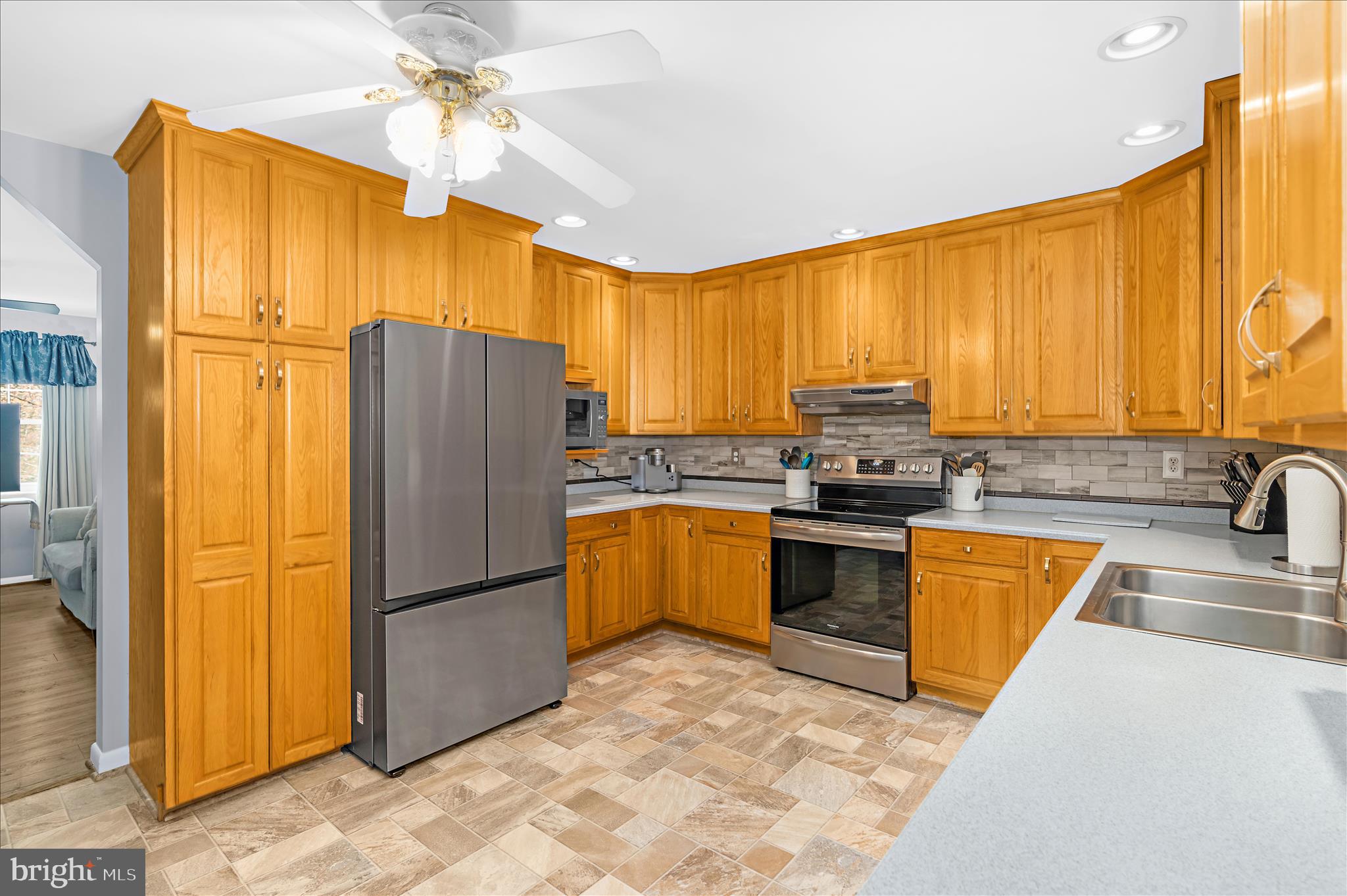 LAUREL ACRES - Residential