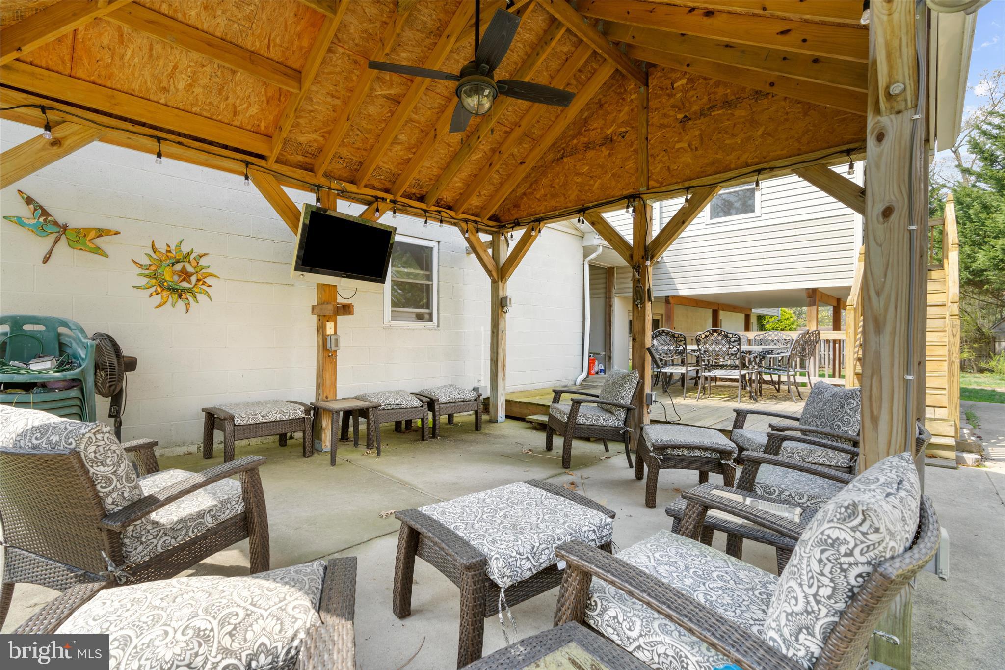LAUREL ACRES - Residential