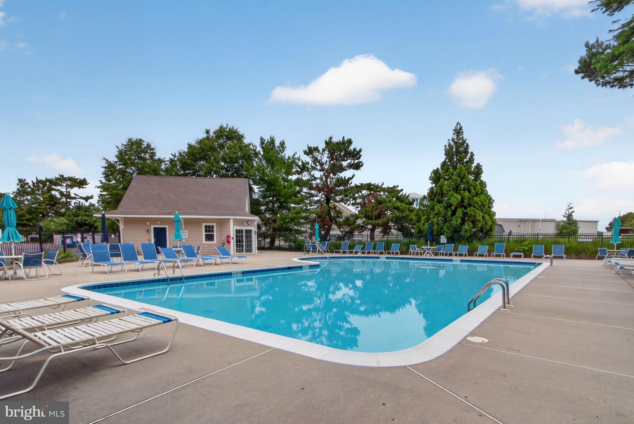 HERITAGE VILLAGE TOWNHOMES - Residential