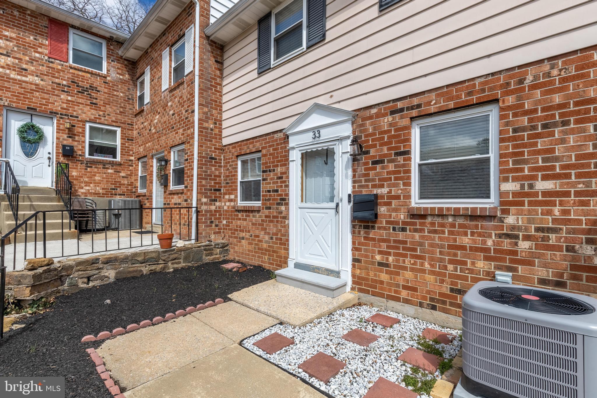 COLONIAL MEWS - Residential