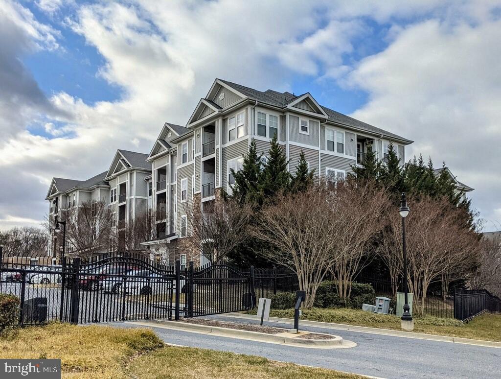 ***OPEN HOUSE ALERT*** Hosting an open house for registered prospective tenants on Tuesday, May 13, 2025.  Please contact the listing agent (Toshia Ellis) for additional details on hours and how to register to attend.  Access will not be granted unless you are registered as this is a secured location.  Please fully review the requirements for tenancy prior to attending.

Welcome to this charming 2-bedroom, 1-bath condo for rent in Capitol Heights! This superbly updated unit features:

    Secured Access: Enjoy secured entry to your building.
    Modern Interior: Luxury vinyl plank flooring throughout (no carpet) and stainless-steel appliances.
    Spacious Layout: Open space designed for maximum engagement, complemented by 42” high cabinets   and a pantry for great storage.
     Additionally, tenants have complimentary access to use exercise equipment and for fee rental of the clubhouse strictly subject to the rules and regulations of the condo association.  
   
Accessibility: No steps for easy access and living.

Additional Information:

    Available after May 1.
    Please note there is a 24 month lease requirement.
    Smoke-free home.
    Minimum income requirement: $67,000/year.
    Monthly rental payments via Avail.
    Rental insurance with declaration page proof is required prior to signing the lease.

Application Requirements:
    Security deposit (minimum 1 month of rent), full first month's rent, and move-in fee due within 72 hours of  application acceptance.  No exceptions.  
    Minimum credit score of 600 required.
    No collections, judgments, liens, foreclosures, bankruptcies, or short sales (medical collections and student loans excluded).
    Verifiable income of 35 times the monthly rent for the past 12 months.
    Satisfactory rental history with no evictions in the last 10 years.
    All applicants will undergo a criminal background check; no felony convictions within the last 7 years for specified offenses.

    ALL OCCUPANTS over 18 MUST submit an application with a NON-REFUNDABLE FEE of $60.  In person viewing is required in order to apply.  PLEASE NOTE ALL APPLICATION FEES ARE NON-REFUNDABLE.  Please contact agent for questions prior to applying.

Schedule a showing today—this delightful condo won’t last long!