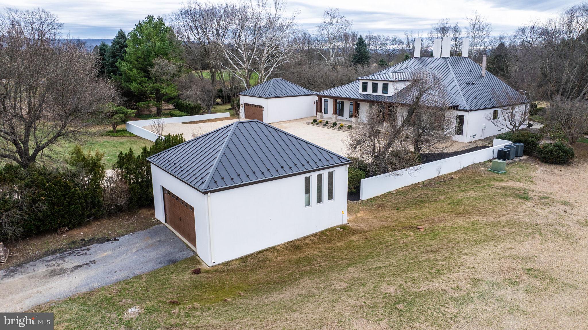 HALLMARK GLEN - Residential