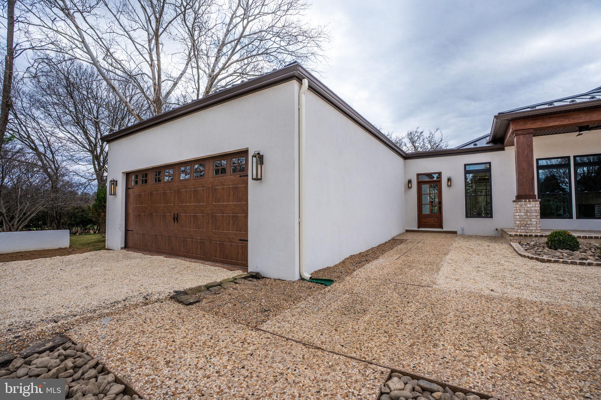 HALLMARK GLEN - Residential