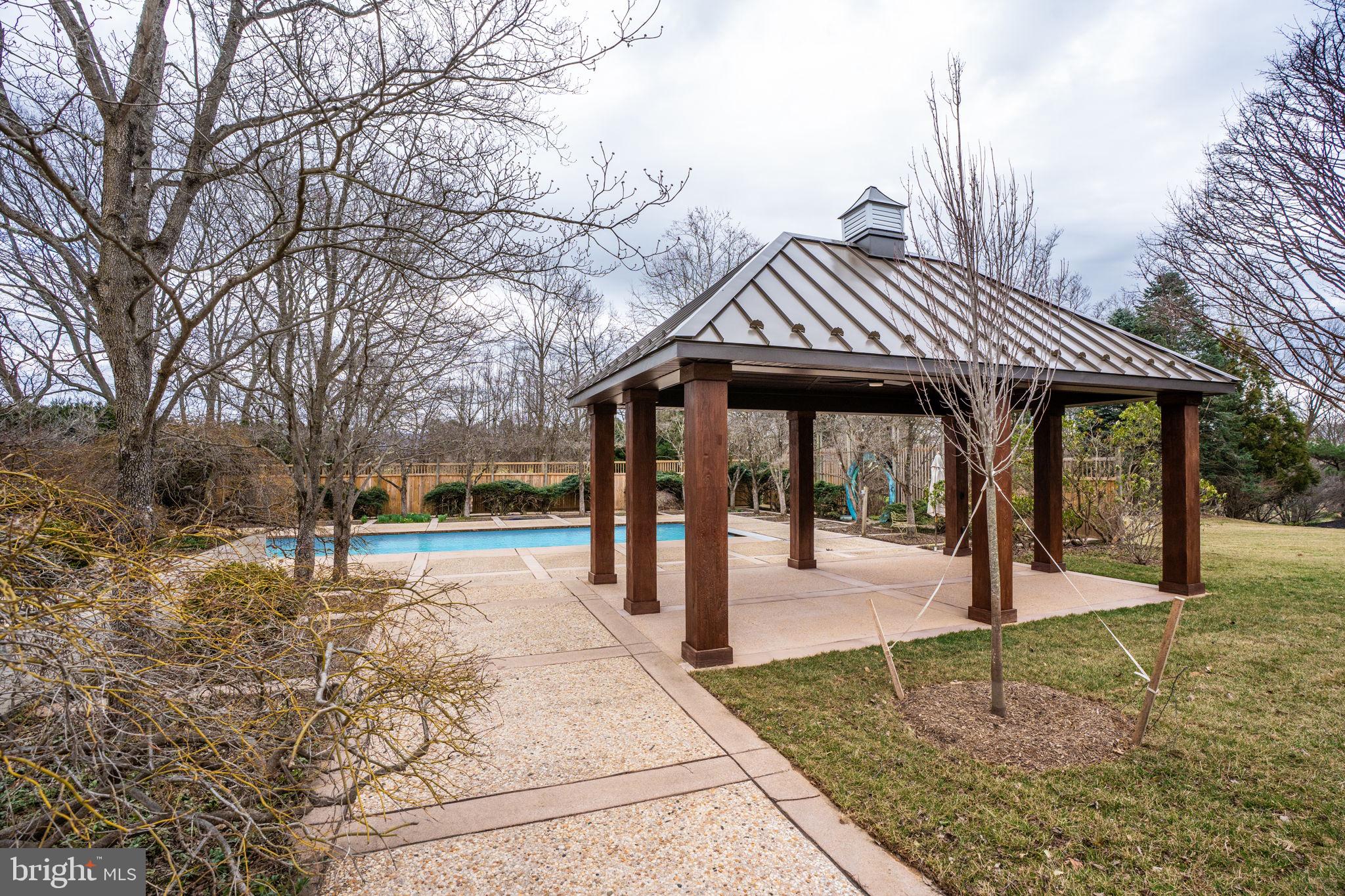 HALLMARK GLEN - Residential