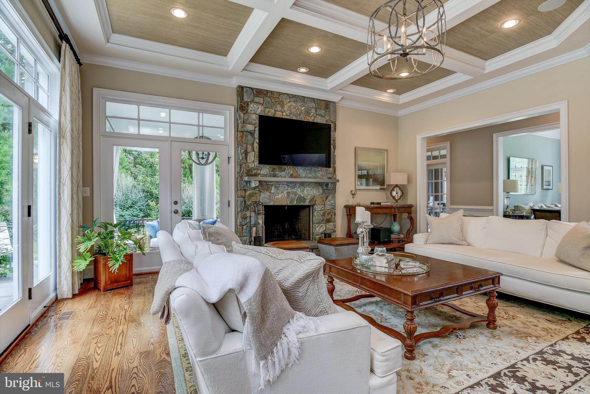POTOMAC OUTSIDE - Residential