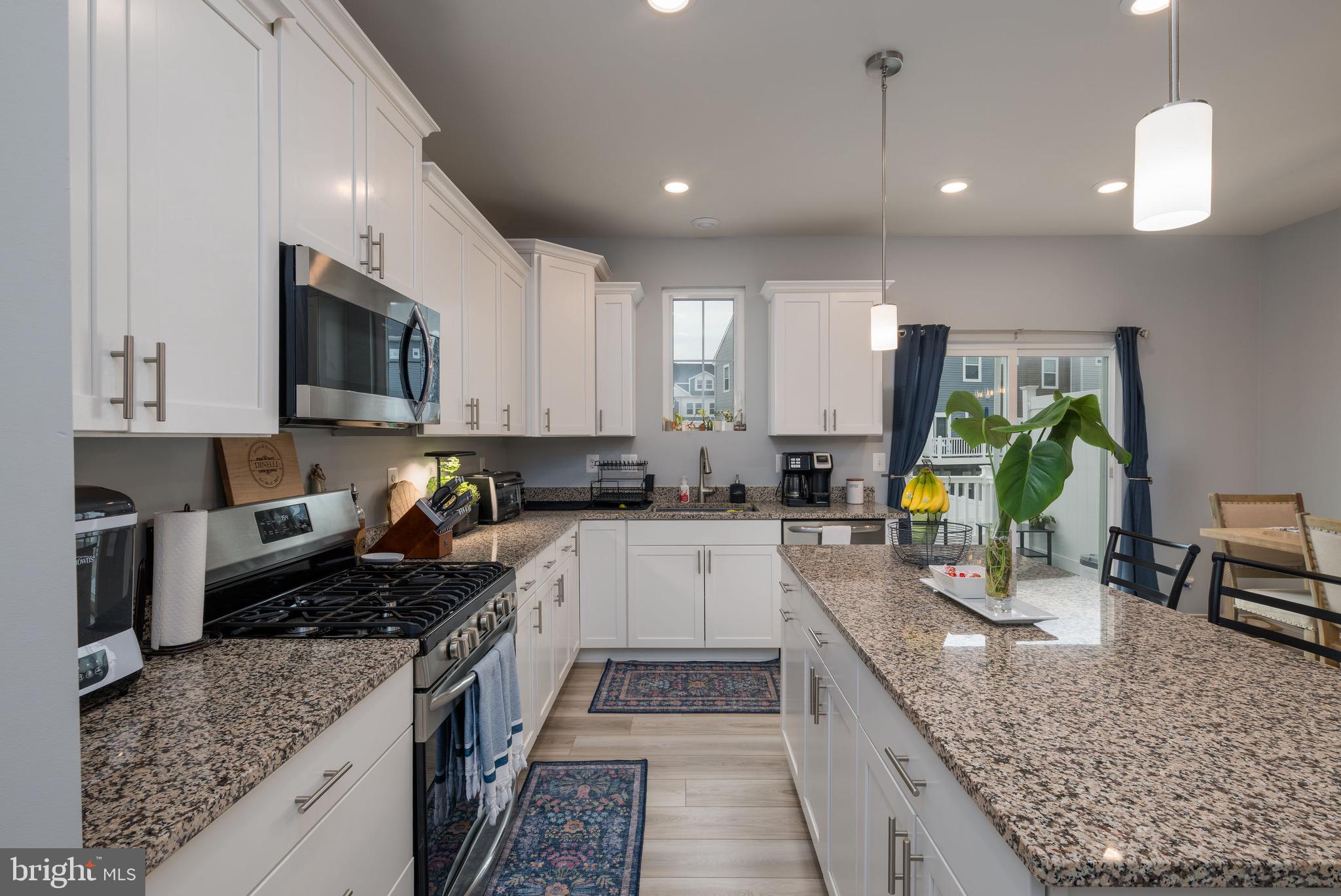 PLANTATION LAKES - Residential