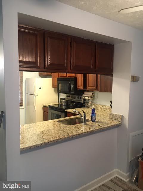 PERRY HALL - Residential Lease