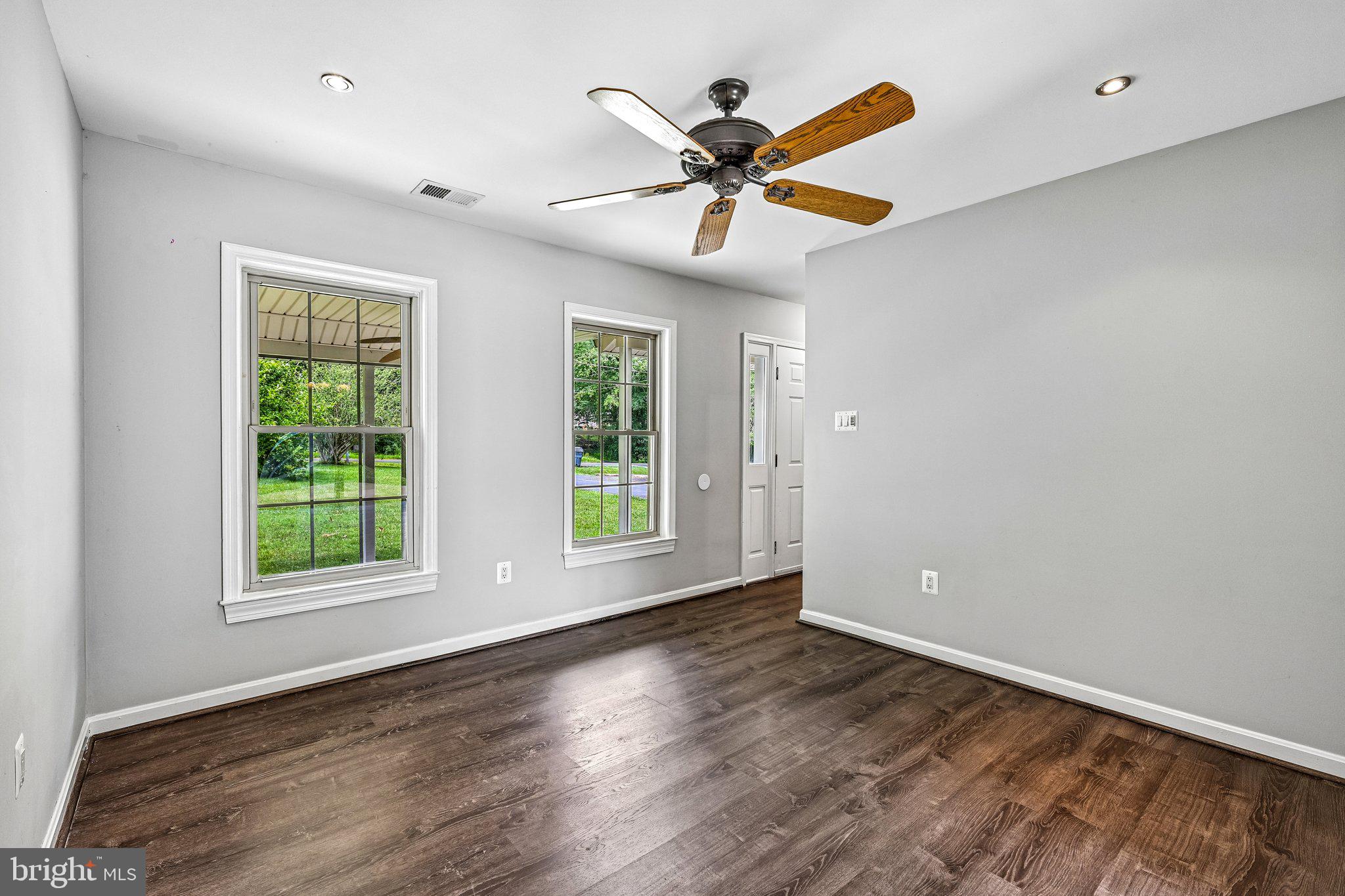 WARRENTON VILLAGE - Residential