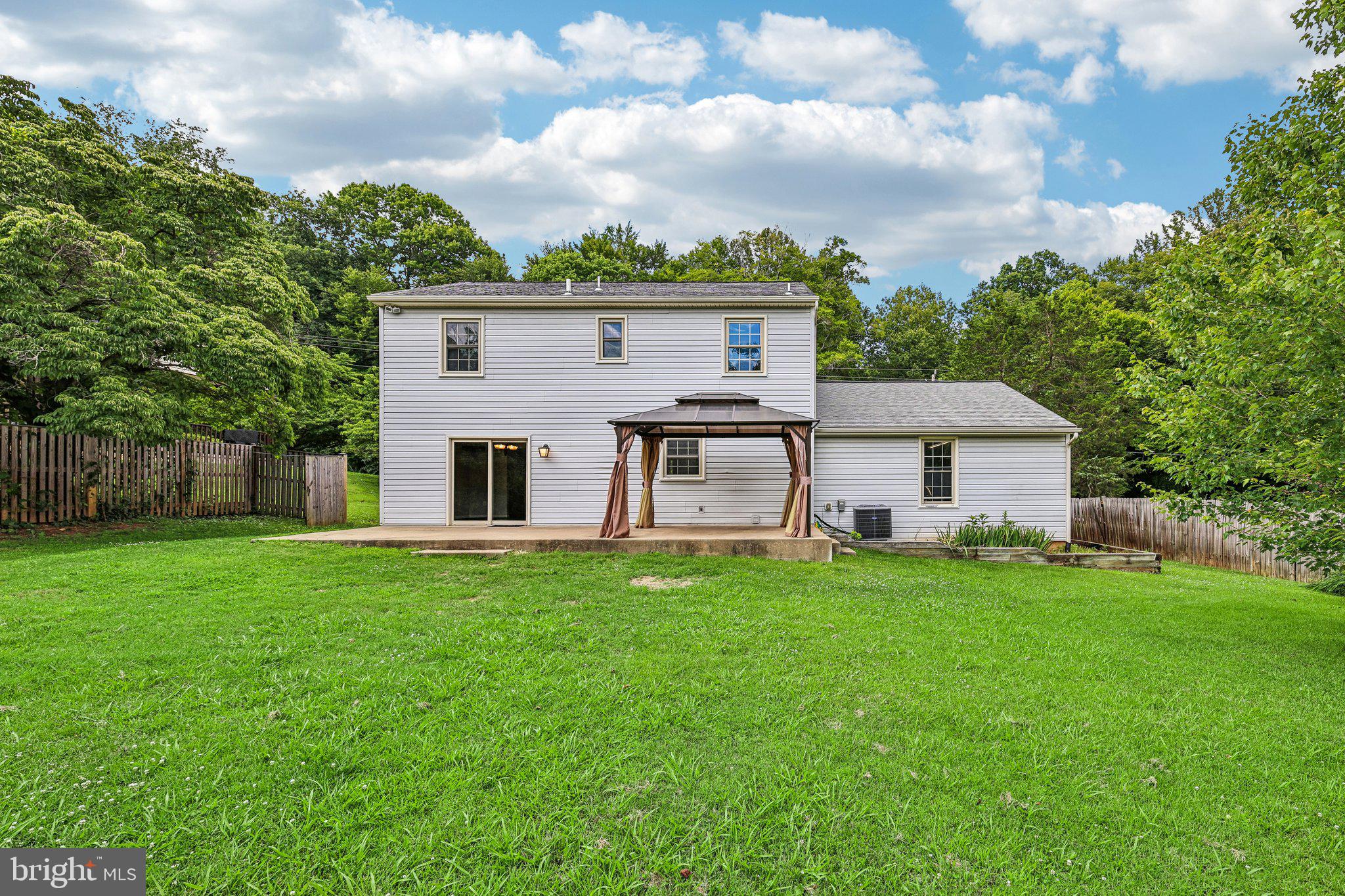 WARRENTON VILLAGE - Residential