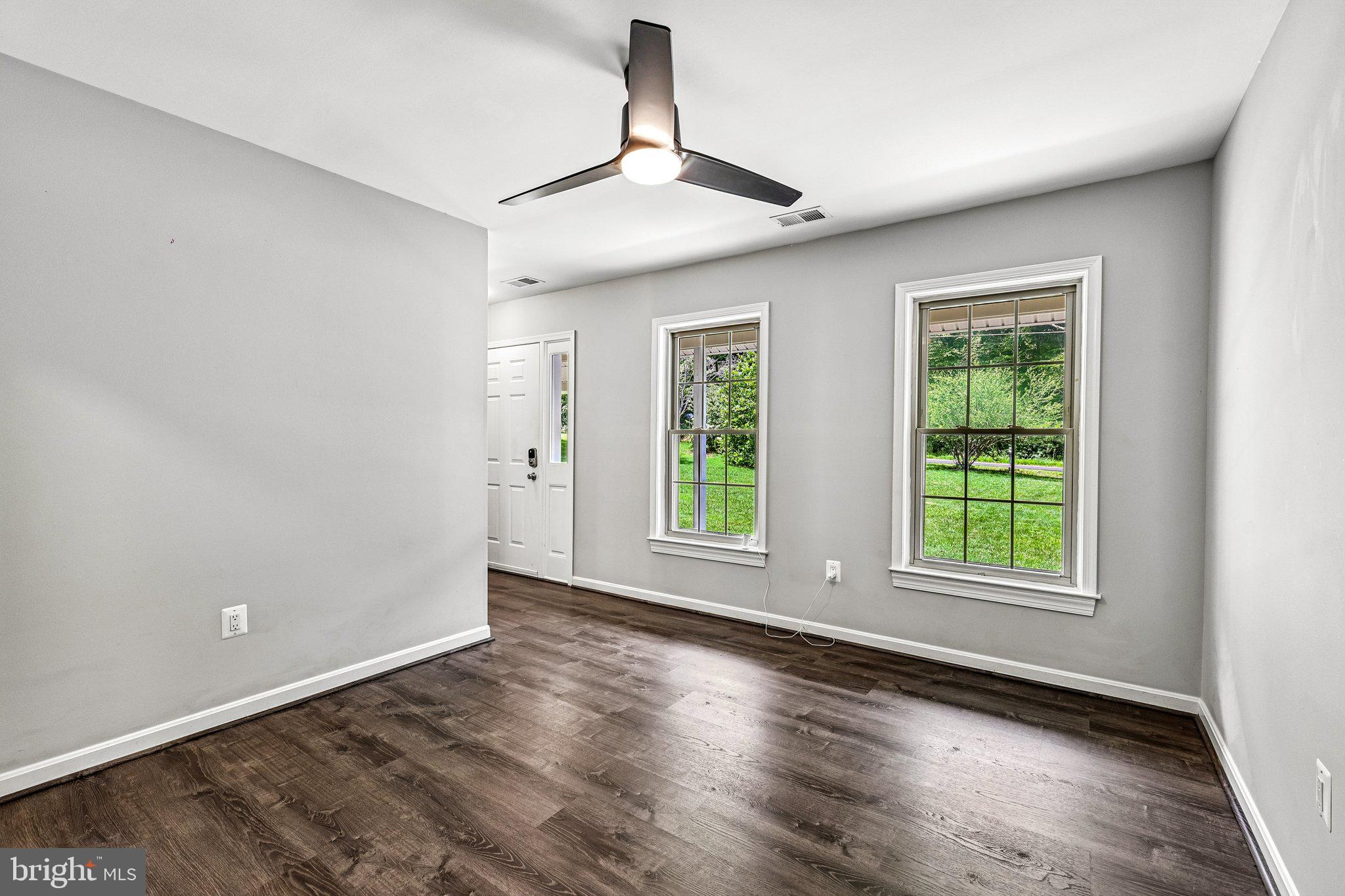WARRENTON VILLAGE - Residential