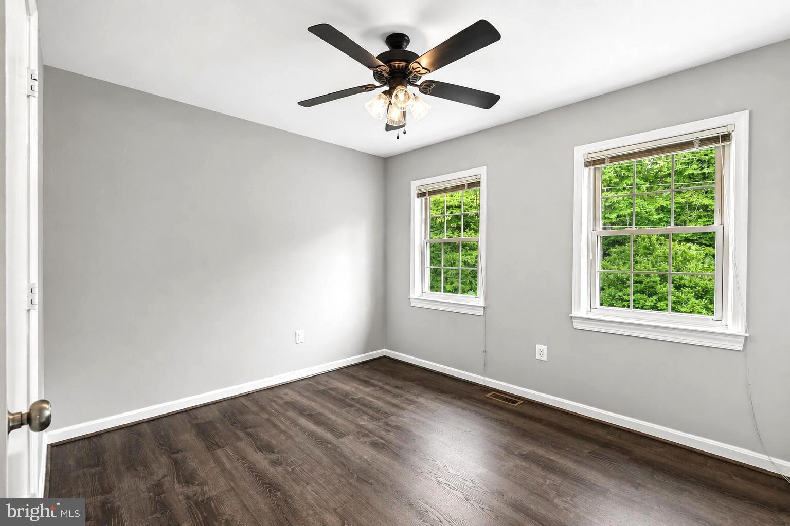 WARRENTON VILLAGE - Residential