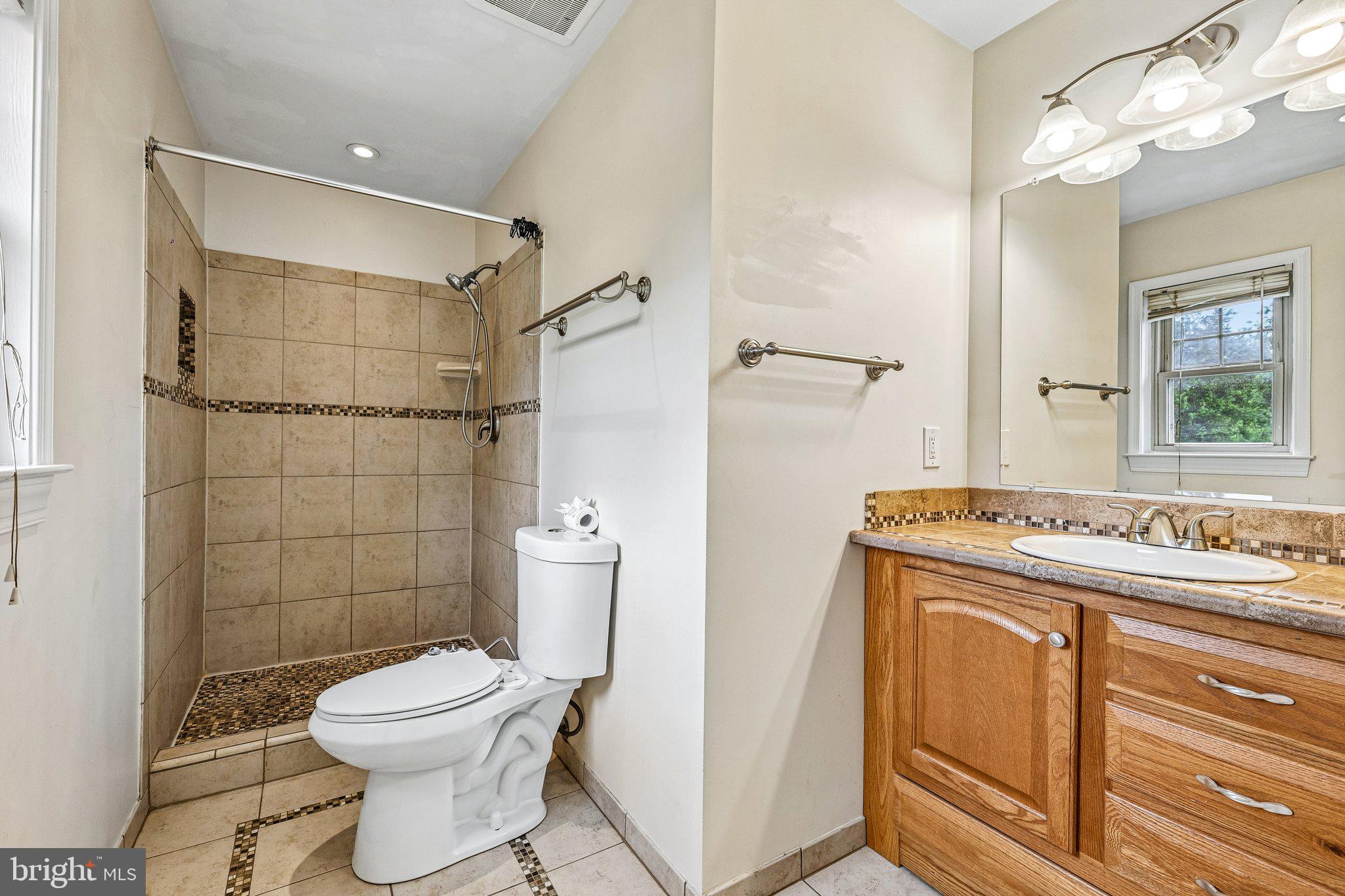 WARRENTON VILLAGE - Residential