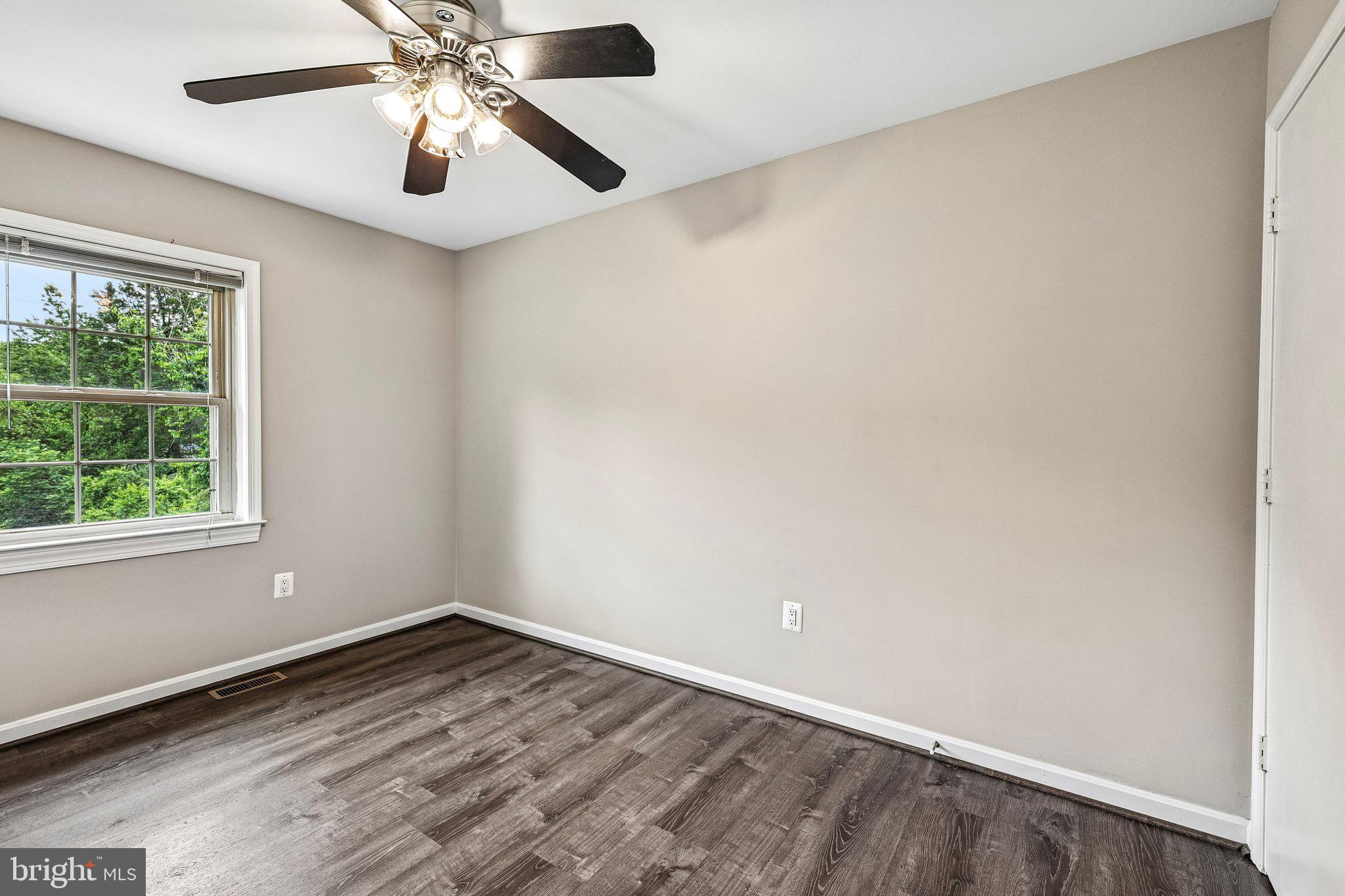 WARRENTON VILLAGE - Residential