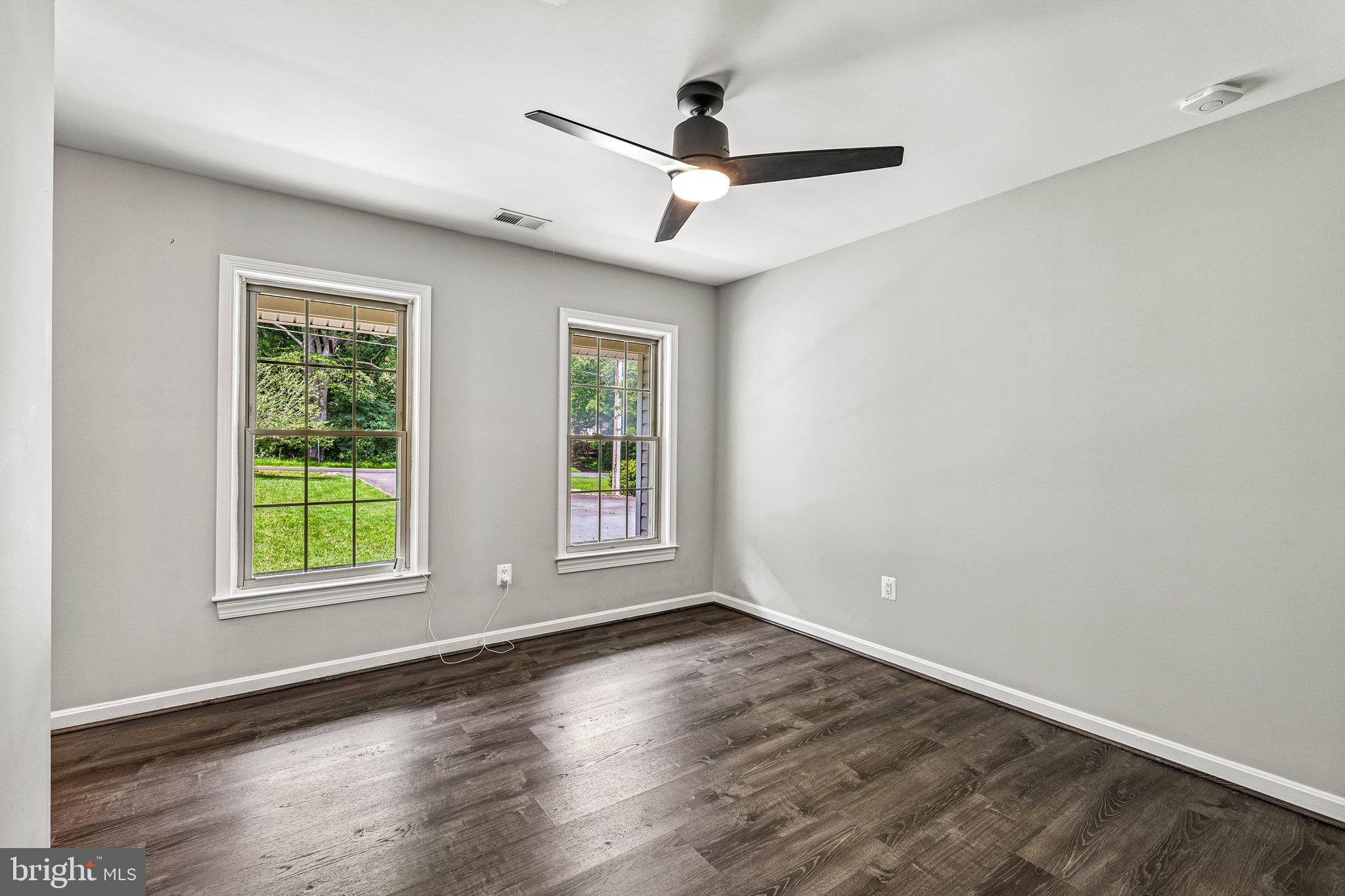 WARRENTON VILLAGE - Residential