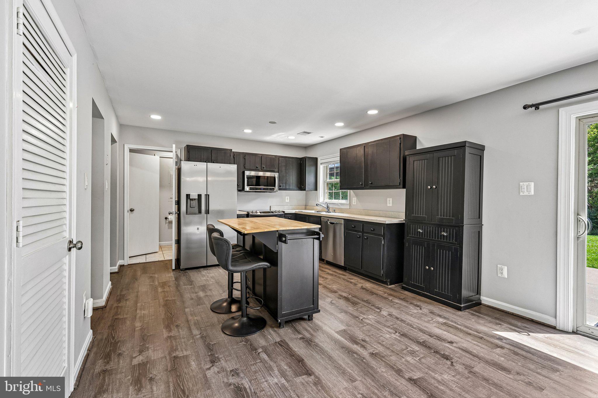 WARRENTON VILLAGE - Residential