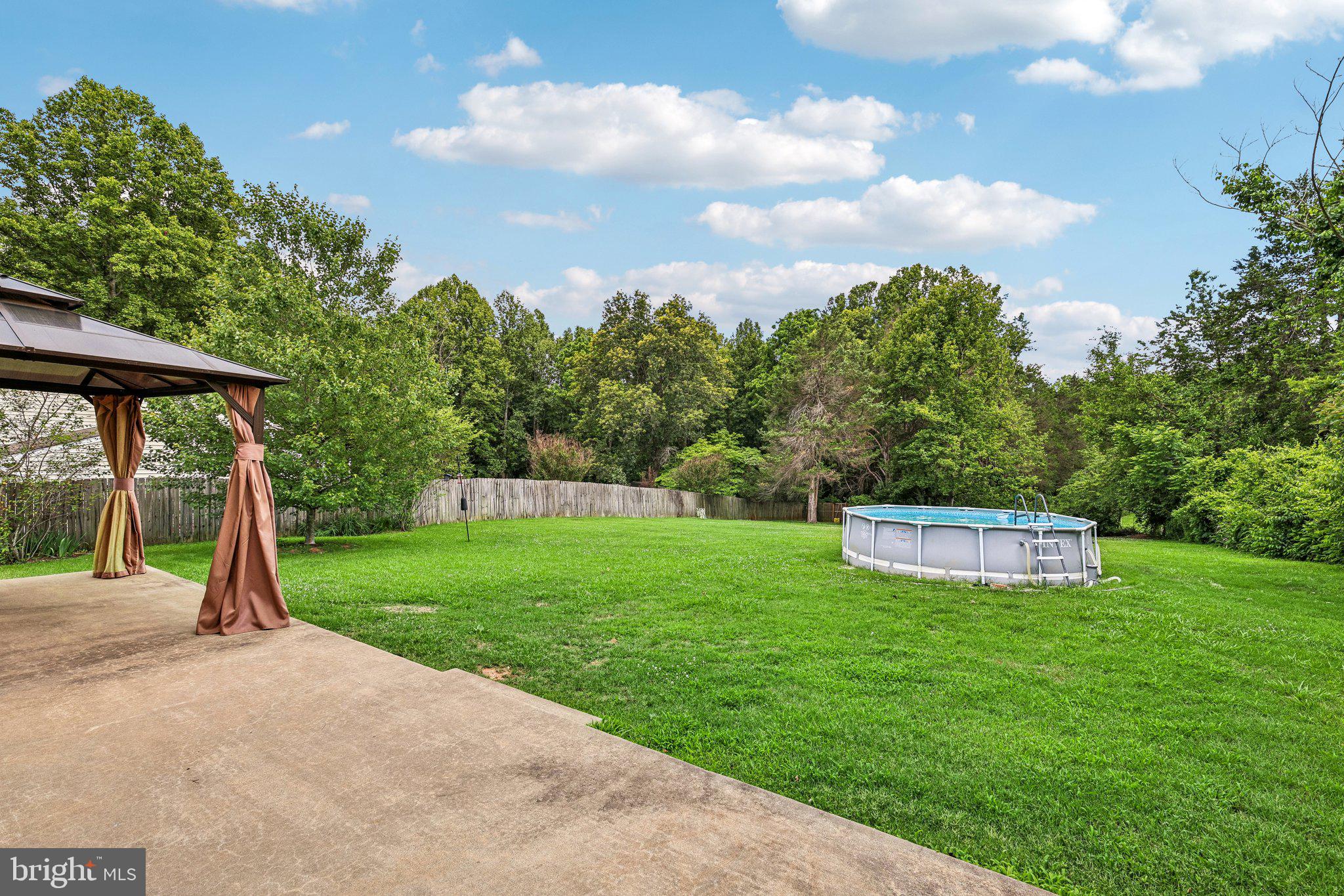 WARRENTON VILLAGE - Residential