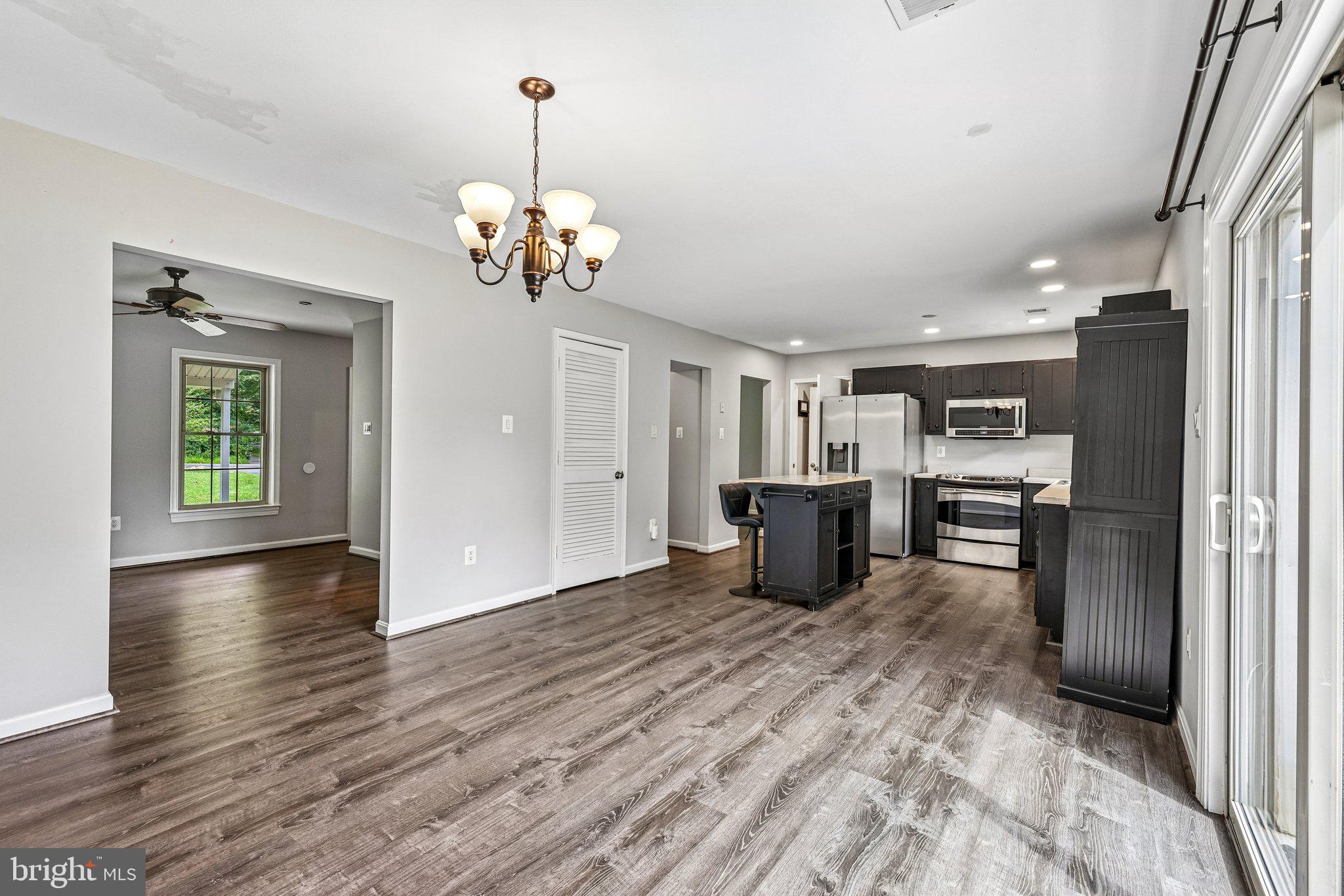 WARRENTON VILLAGE - Residential