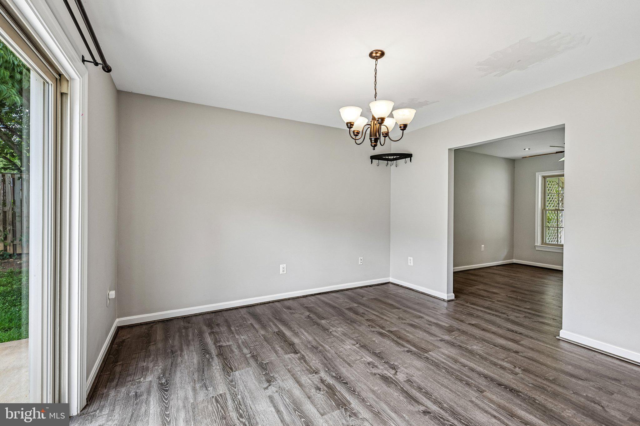 WARRENTON VILLAGE - Residential