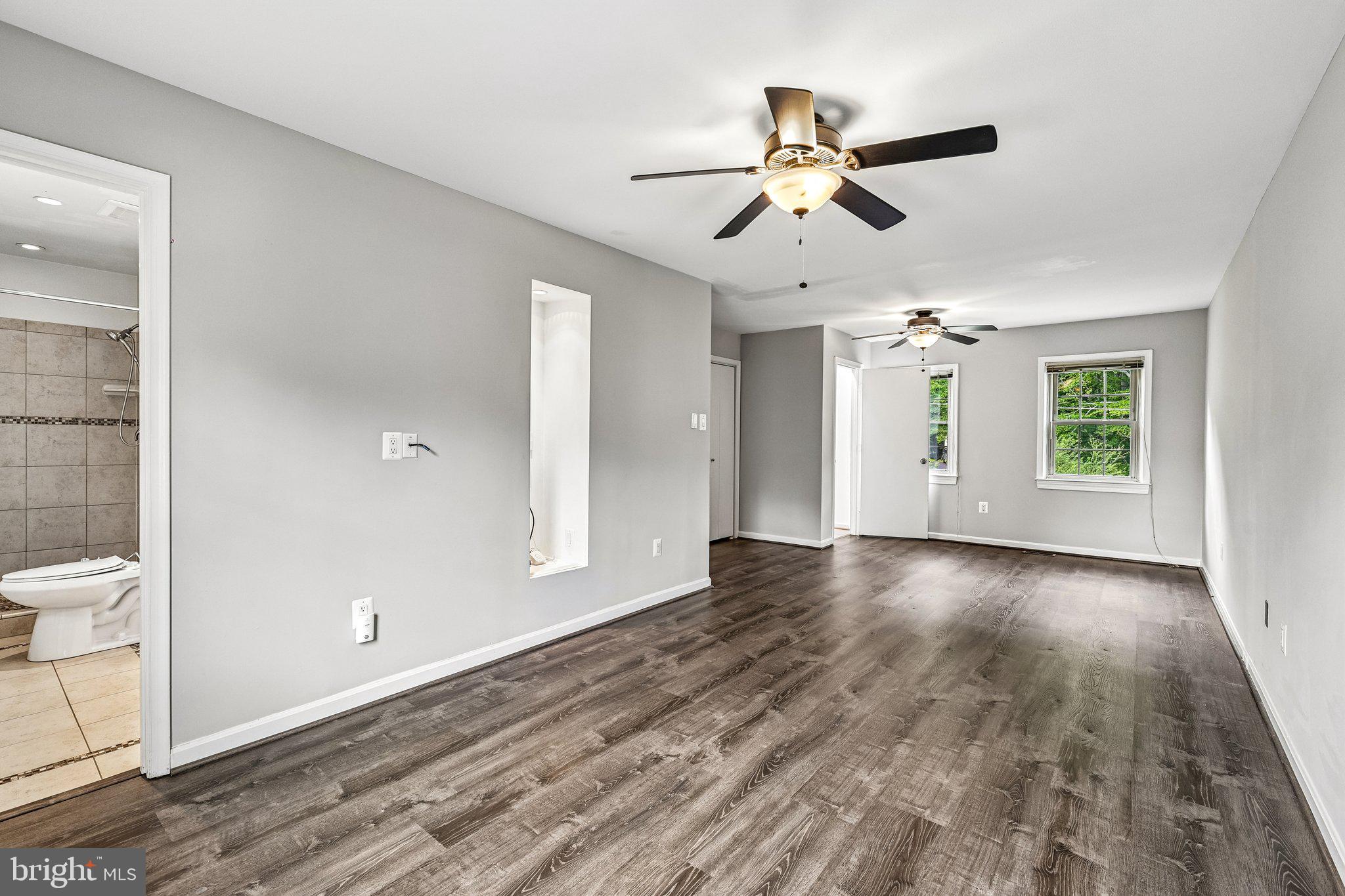WARRENTON VILLAGE - Residential