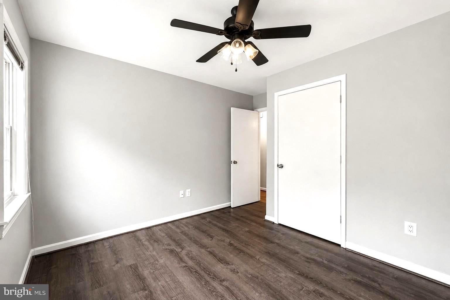 WARRENTON VILLAGE - Residential