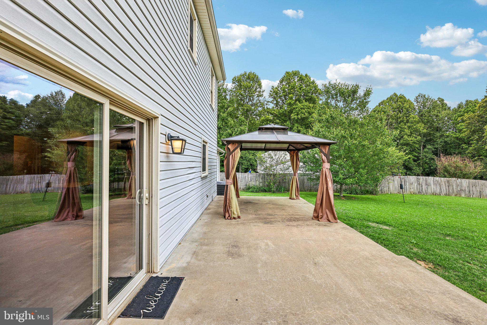 WARRENTON VILLAGE - Residential