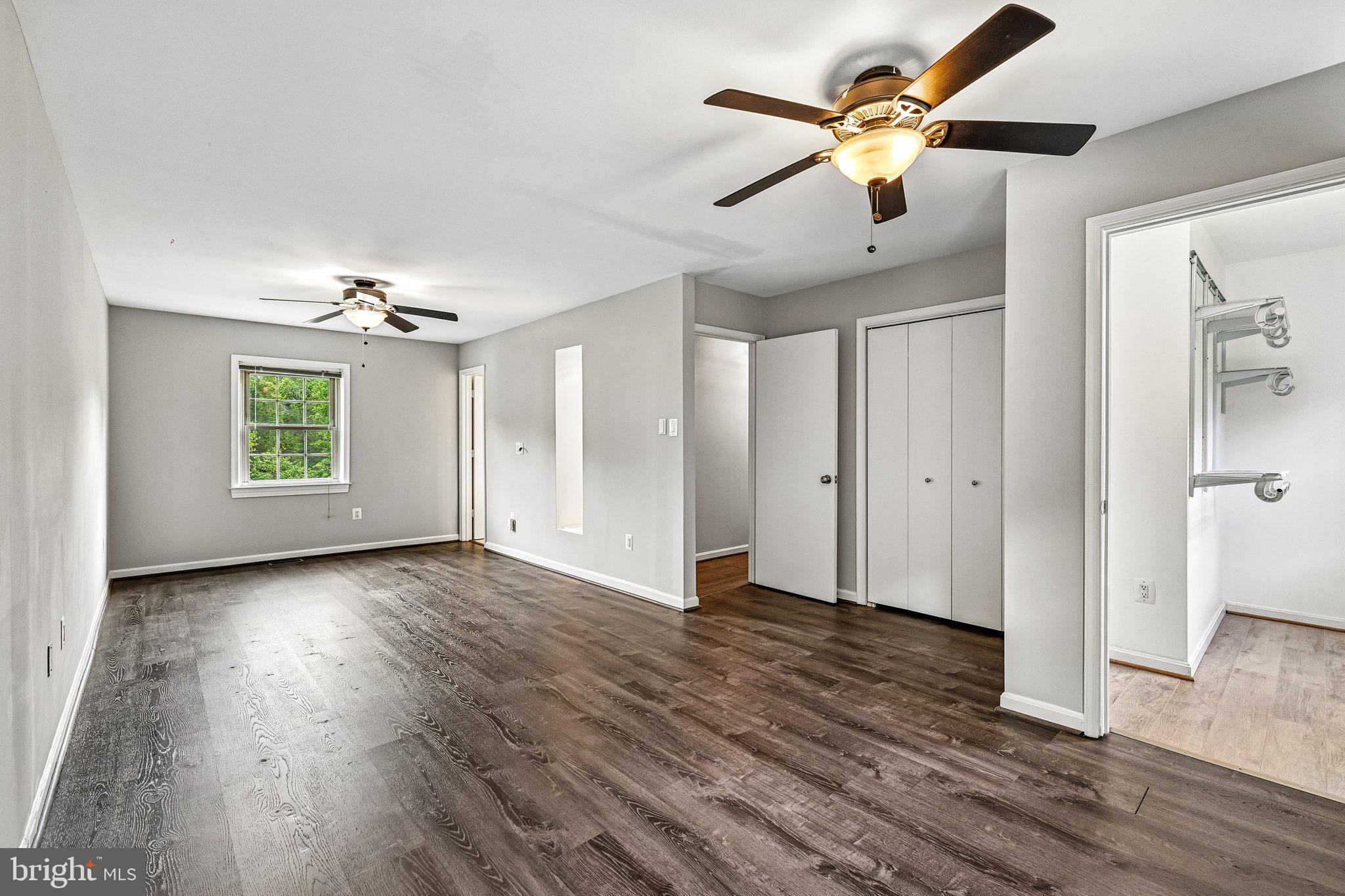 WARRENTON VILLAGE - Residential