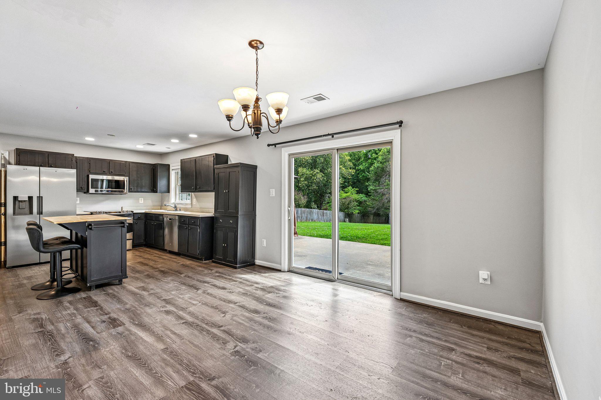 WARRENTON VILLAGE - Residential