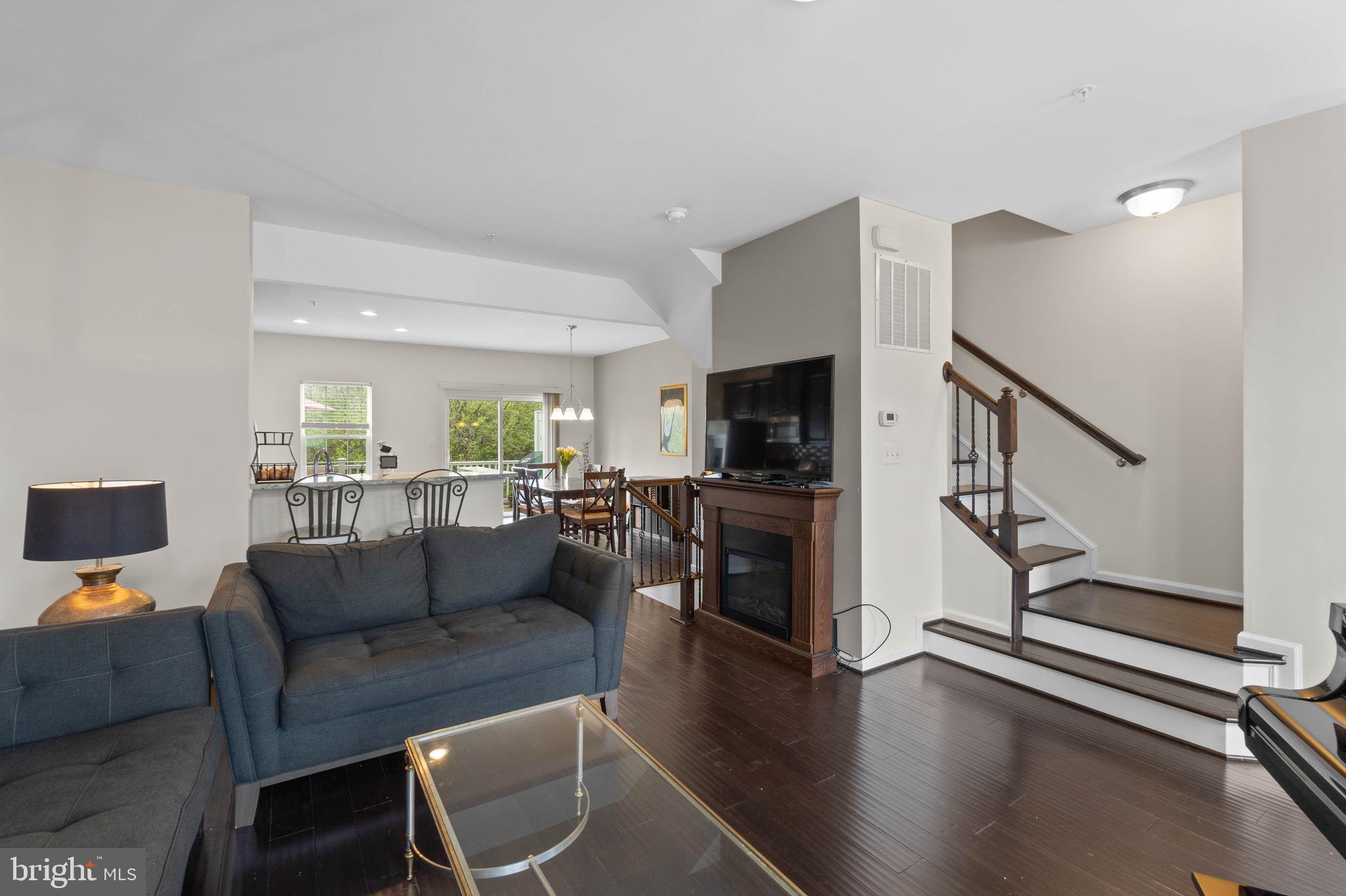 HOWARD SQUARE - Residential