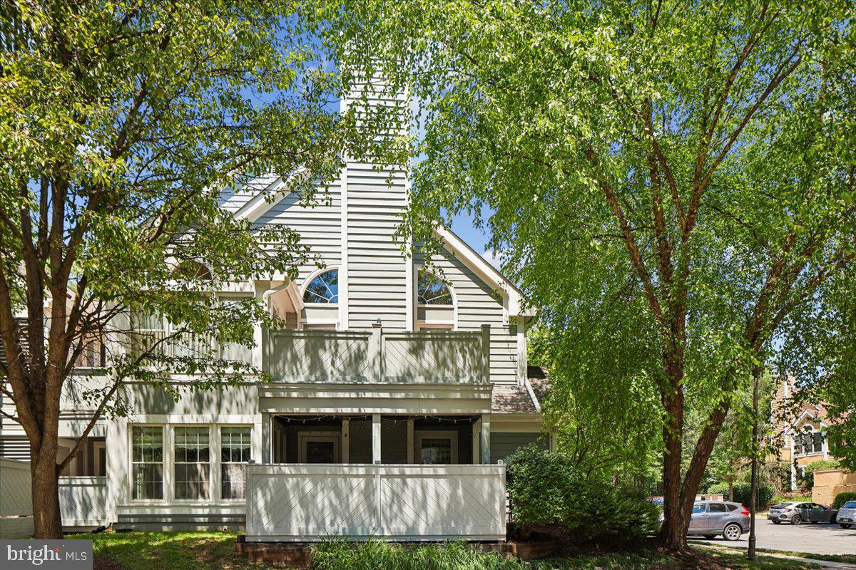 HAMPTON POINTE - Residential