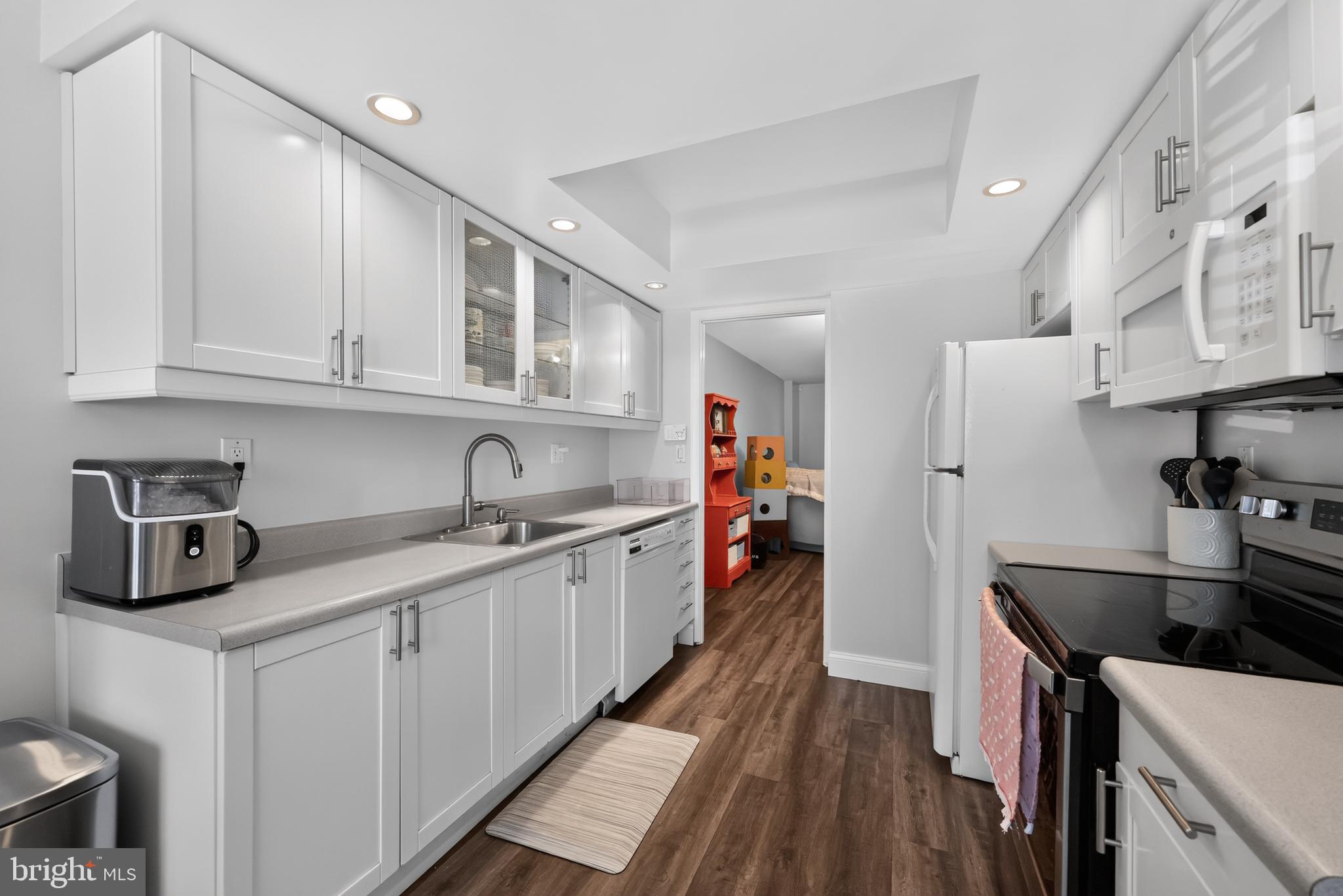 SAYBROOK VIL - Residential