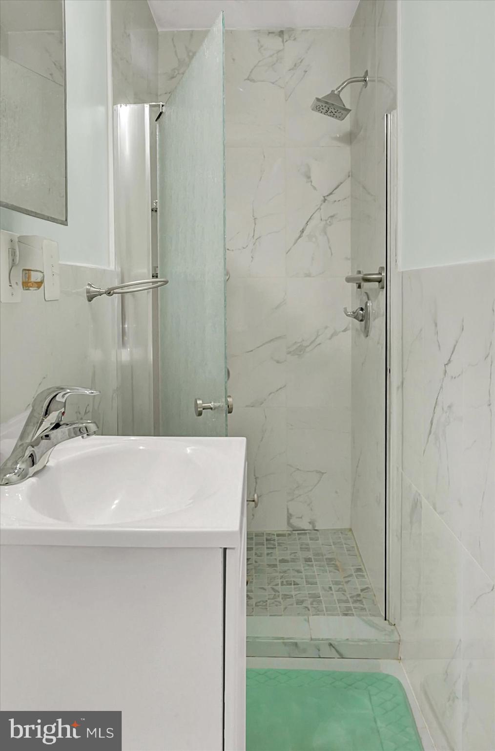 MELBOURNE PLACE - Residential
