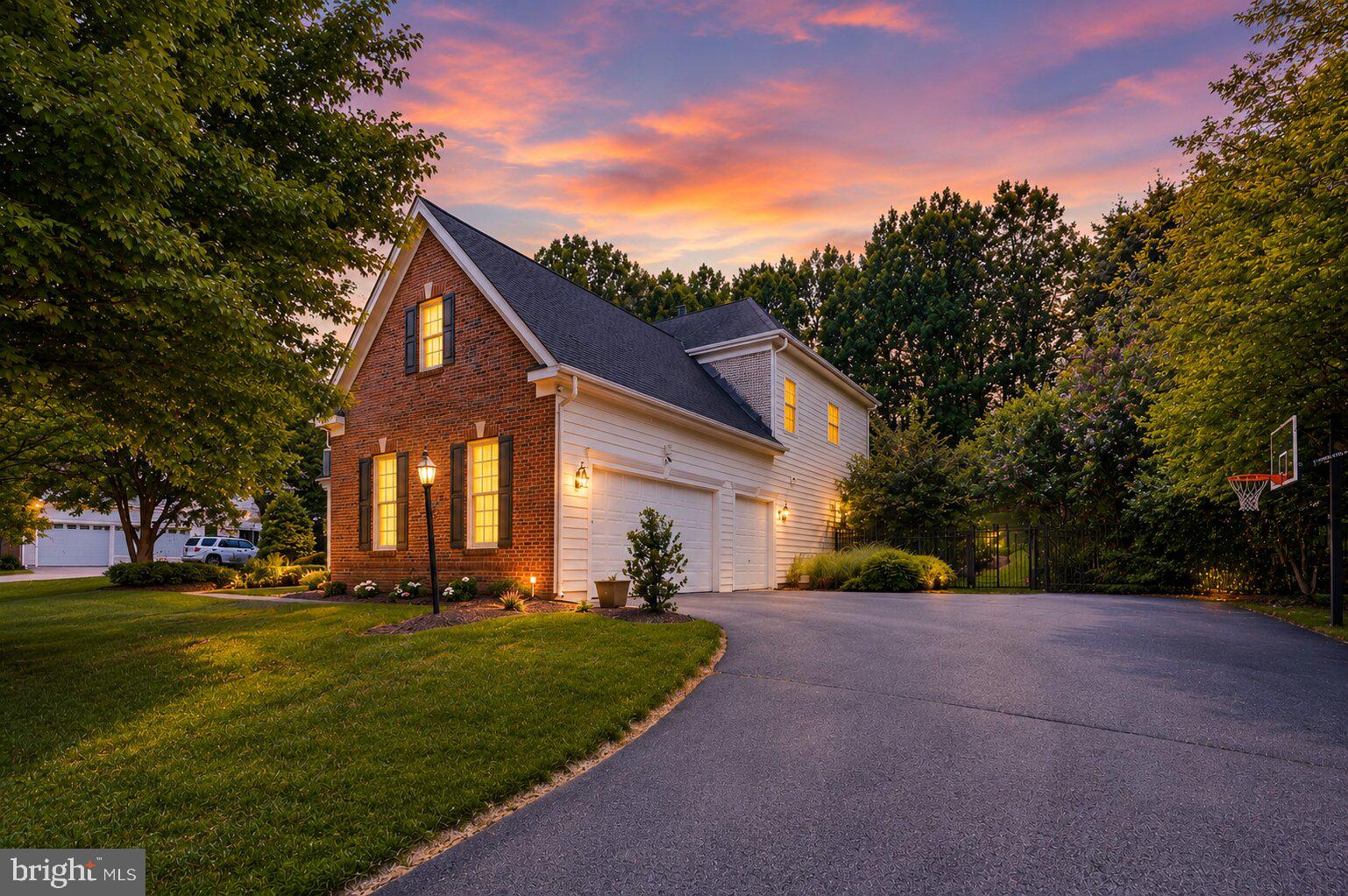 CARIS GLENNE - Residential