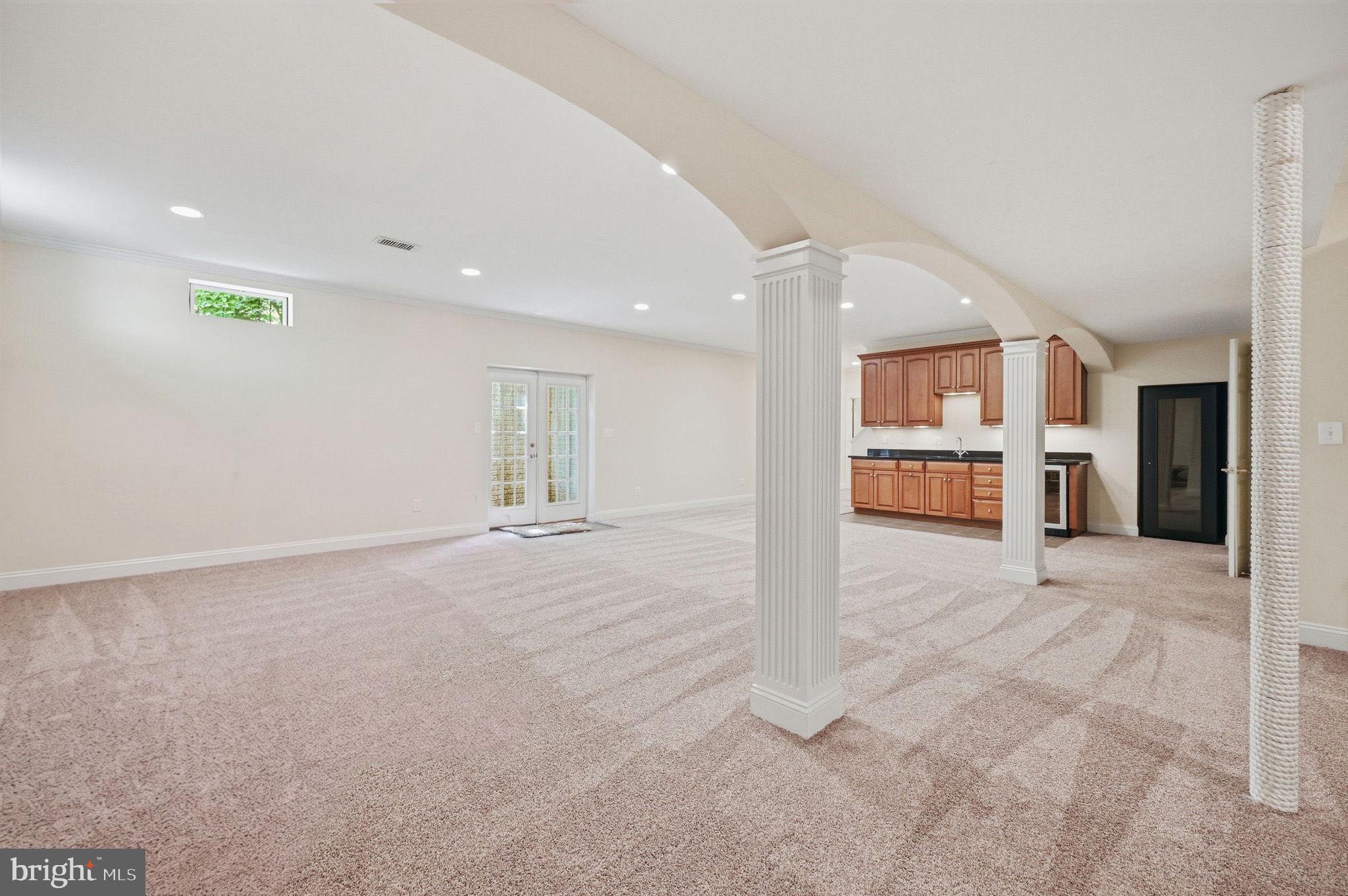 CARIS GLENNE - Residential