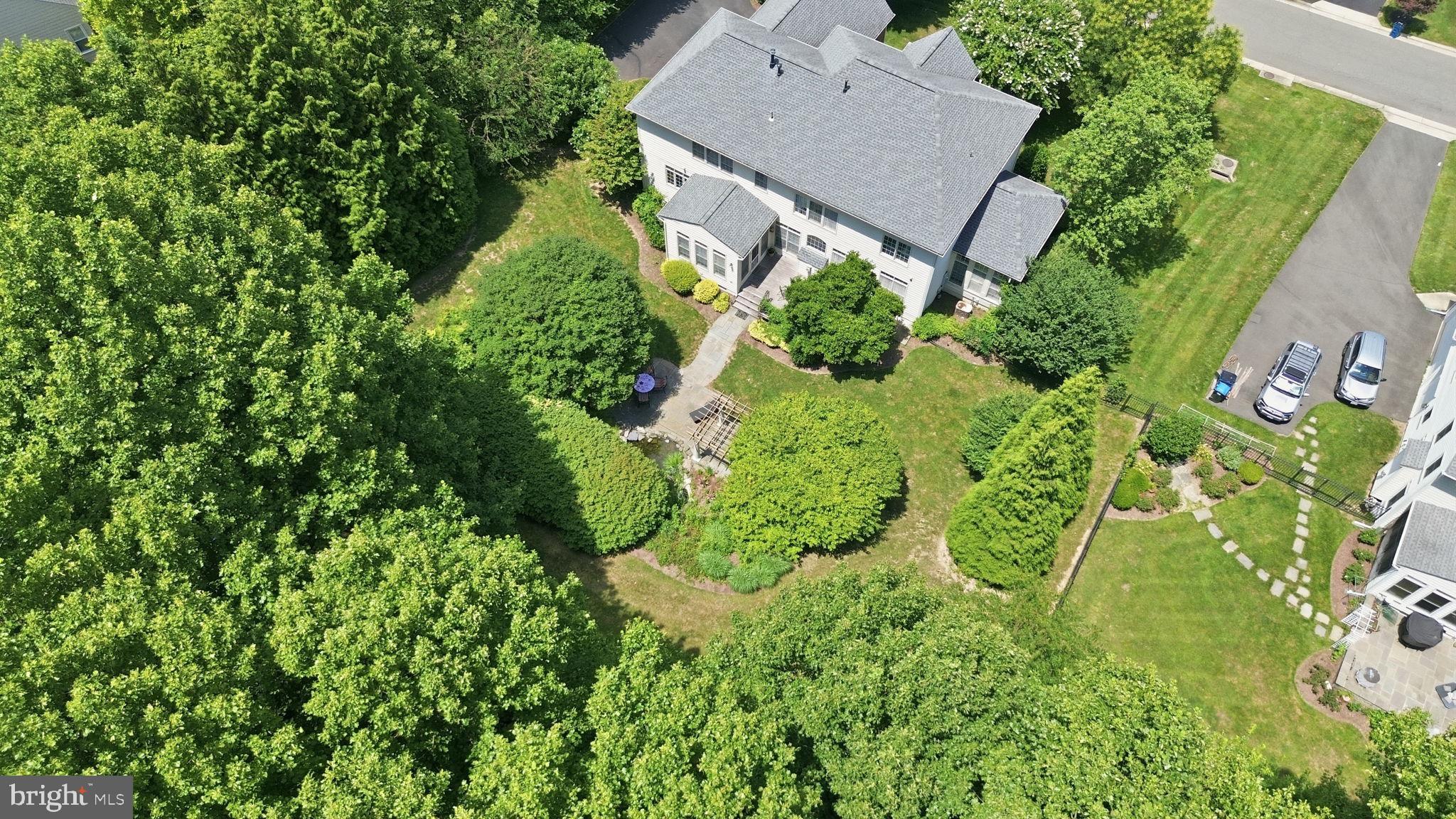 CARIS GLENNE - Residential