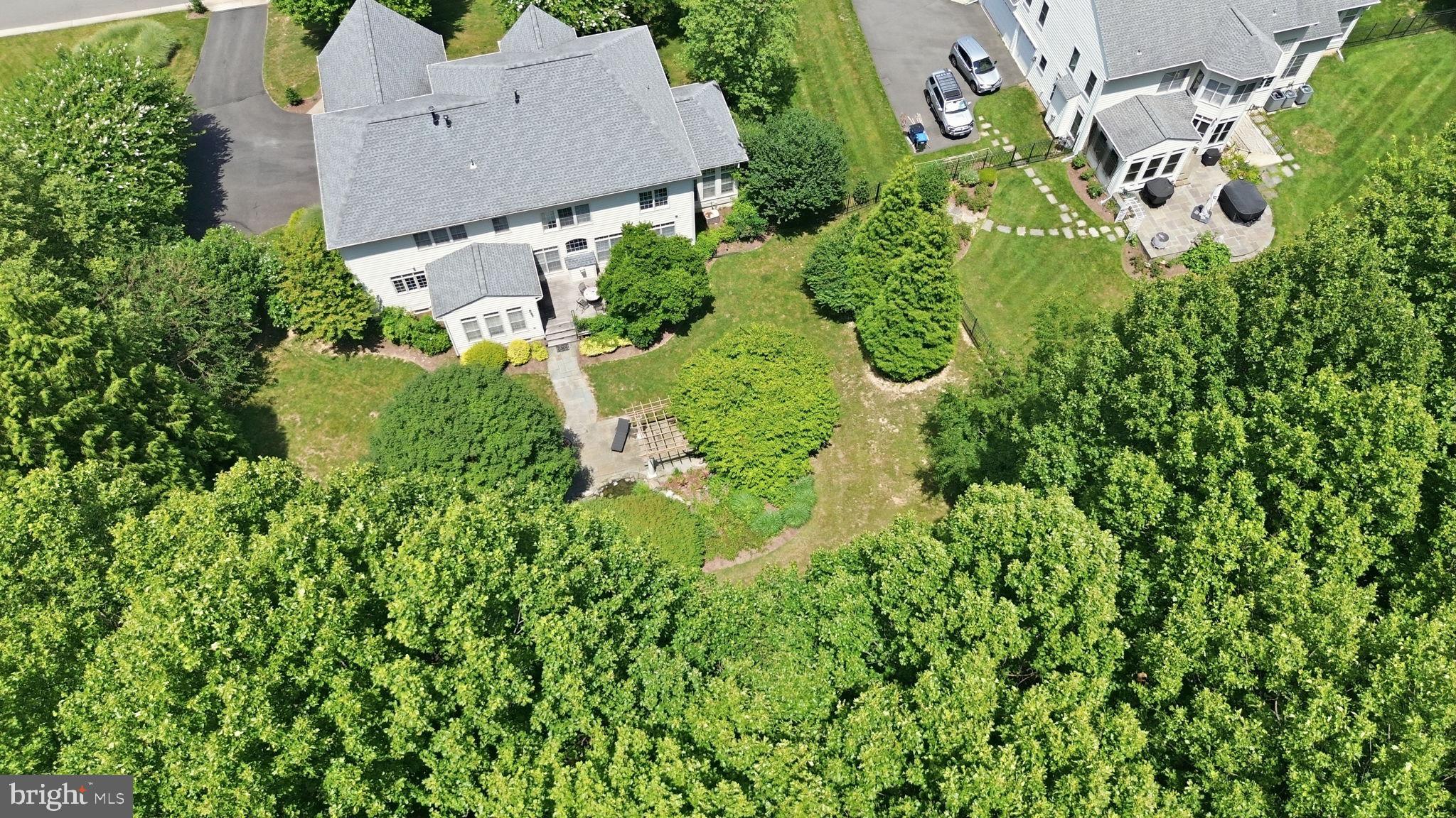 CARIS GLENNE - Residential