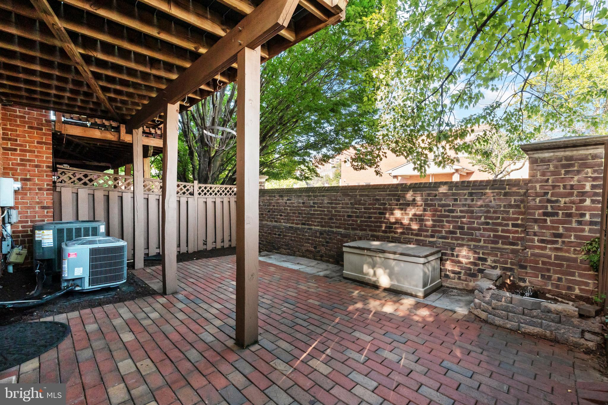 CAMERON STATION - Residential