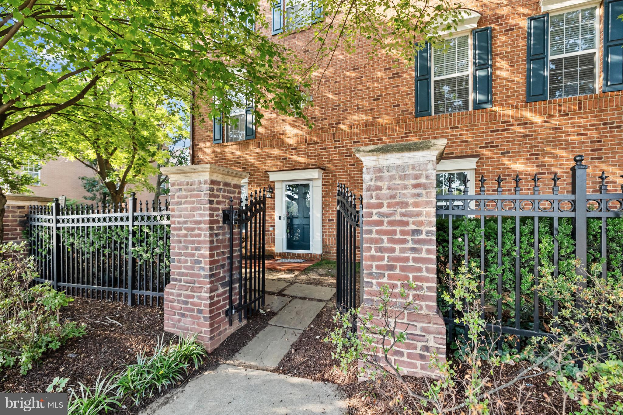 CAMERON STATION - Residential