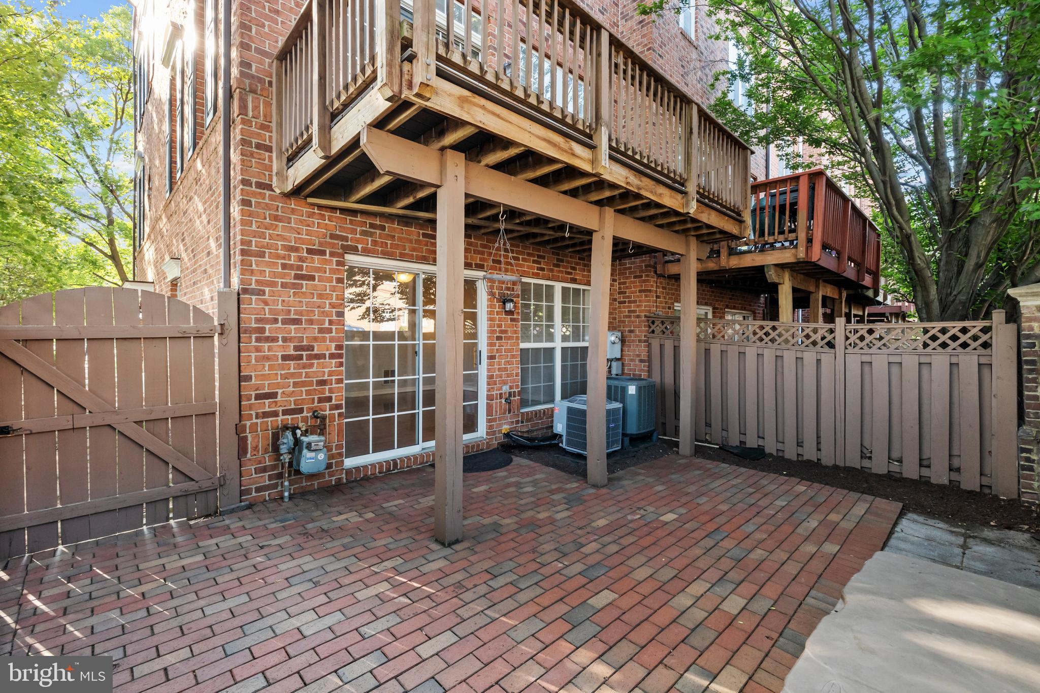 CAMERON STATION - Residential