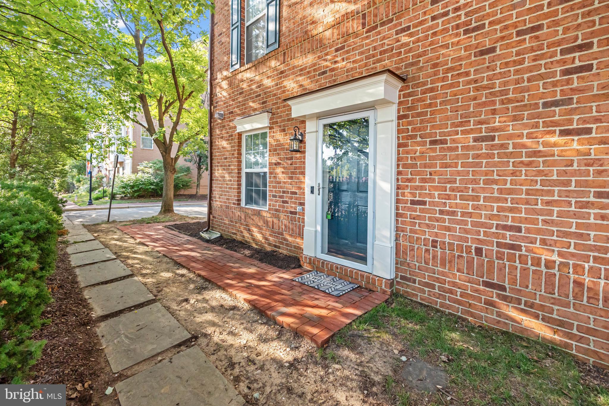 CAMERON STATION - Residential