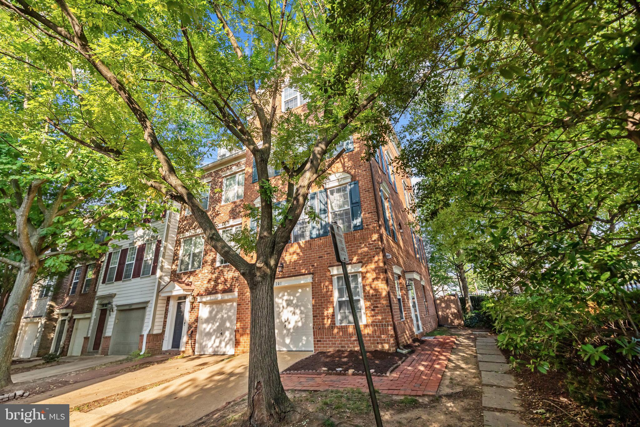 CAMERON STATION - Residential
