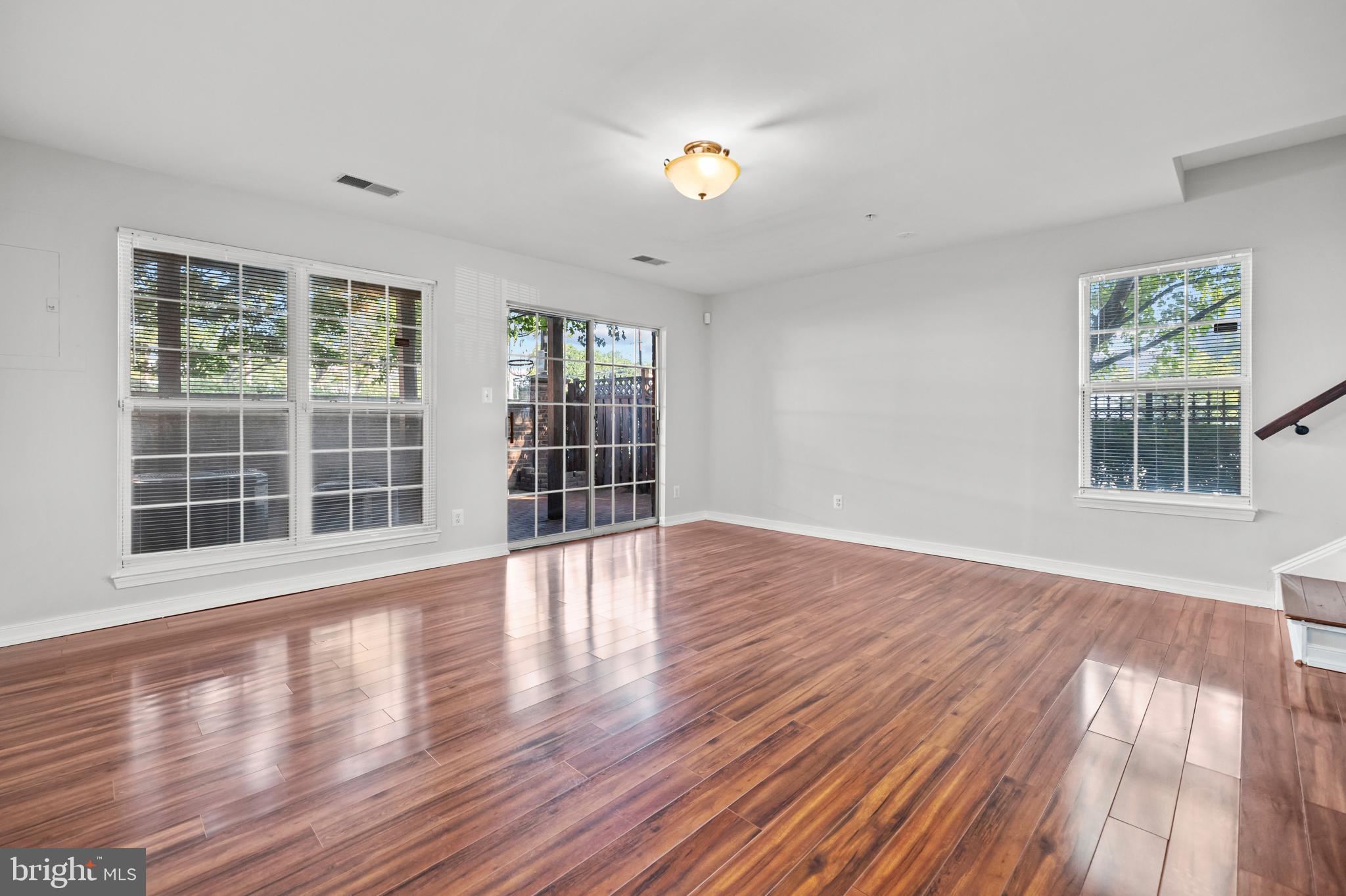 CAMERON STATION - Residential