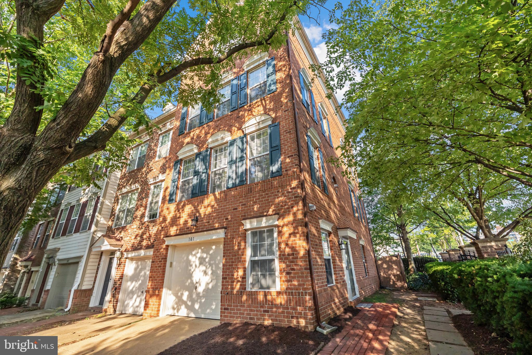 CAMERON STATION - Residential